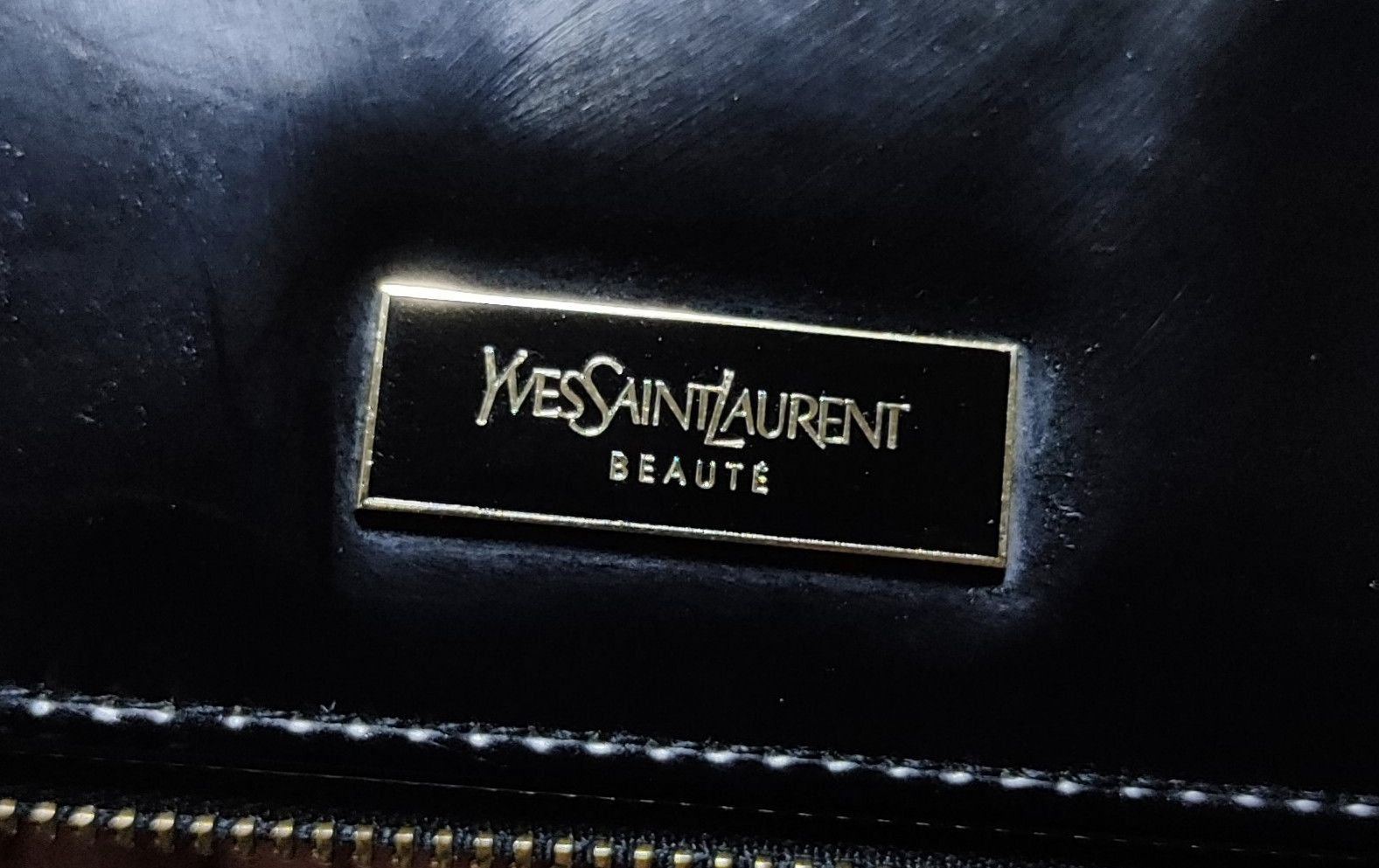 Yves Saint Laurent YSL Beauty Faux Patent Leather Makeup Cosmetic Box W/Mirror Size ONE SIZE - 2 Thumbnail