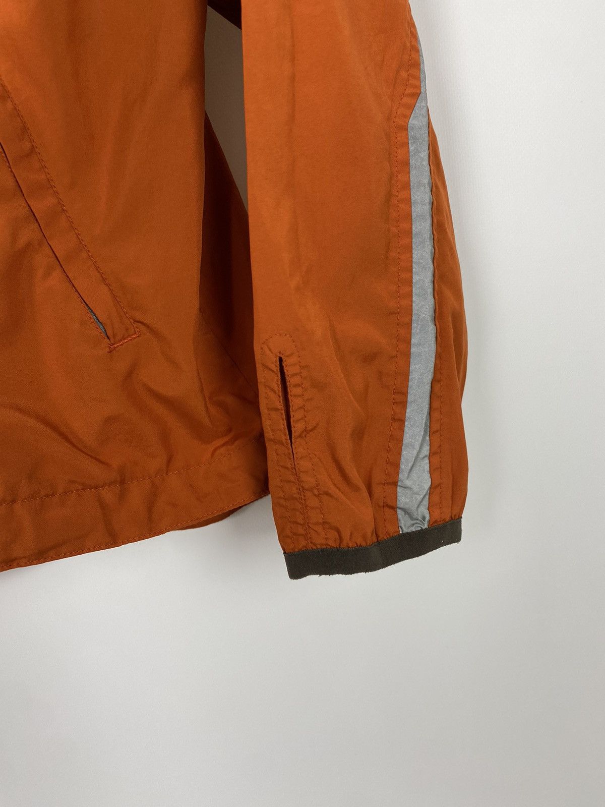 Vintage Y2K Vintage Nike Mini Swoosh Reflective Light Jacket Size US M / EU 48-50 / 2 - 11 Thumbnail