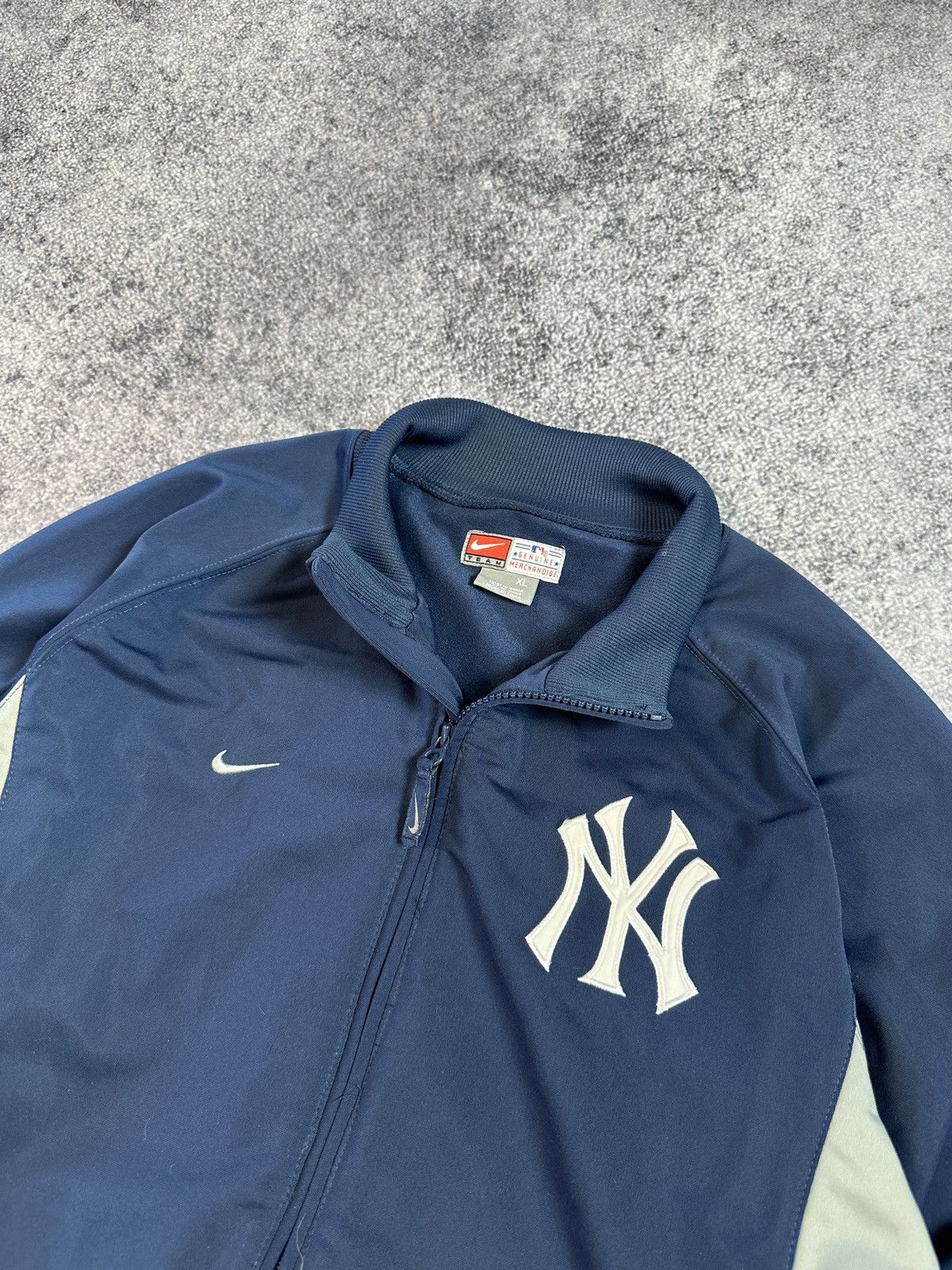 New York Yankees × Nike × Vintage Vintage Nike New York Yankees Jacket Logo MLB Streetwear USA Size US XL / EU 56 / 4 - 2 Thumbnail