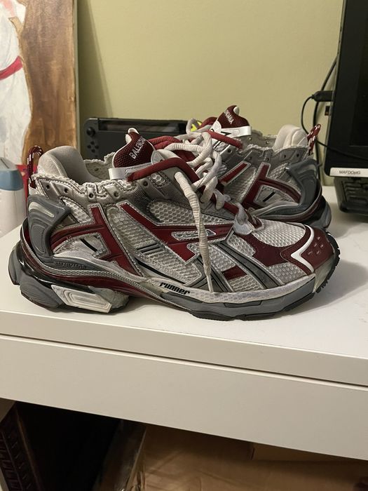 Balenciaga Balenciaga Runner Burgundy size 44 | Grailed