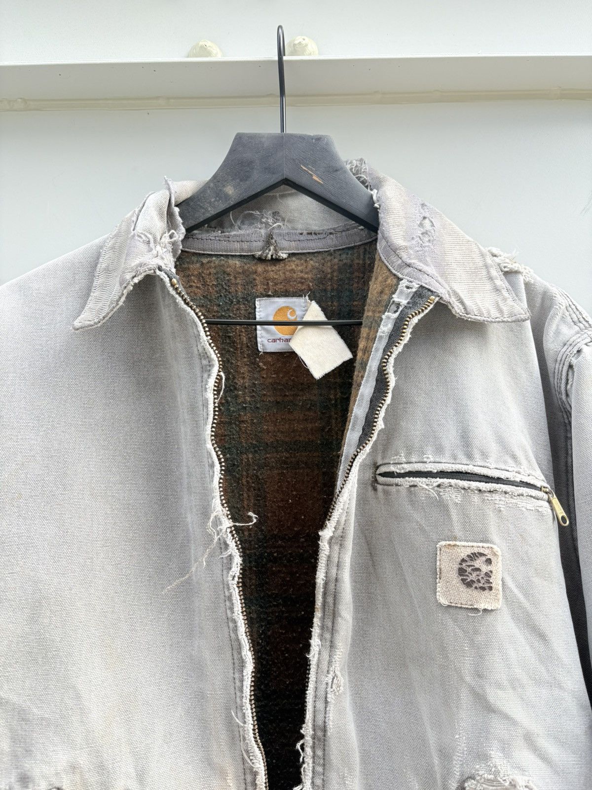 Carhartt Vintage Carhartt Detroit Faded Thrashed Jacket ERD GRUNGE Size US L / EU 52-54 / 3 - 4 Thumbnail