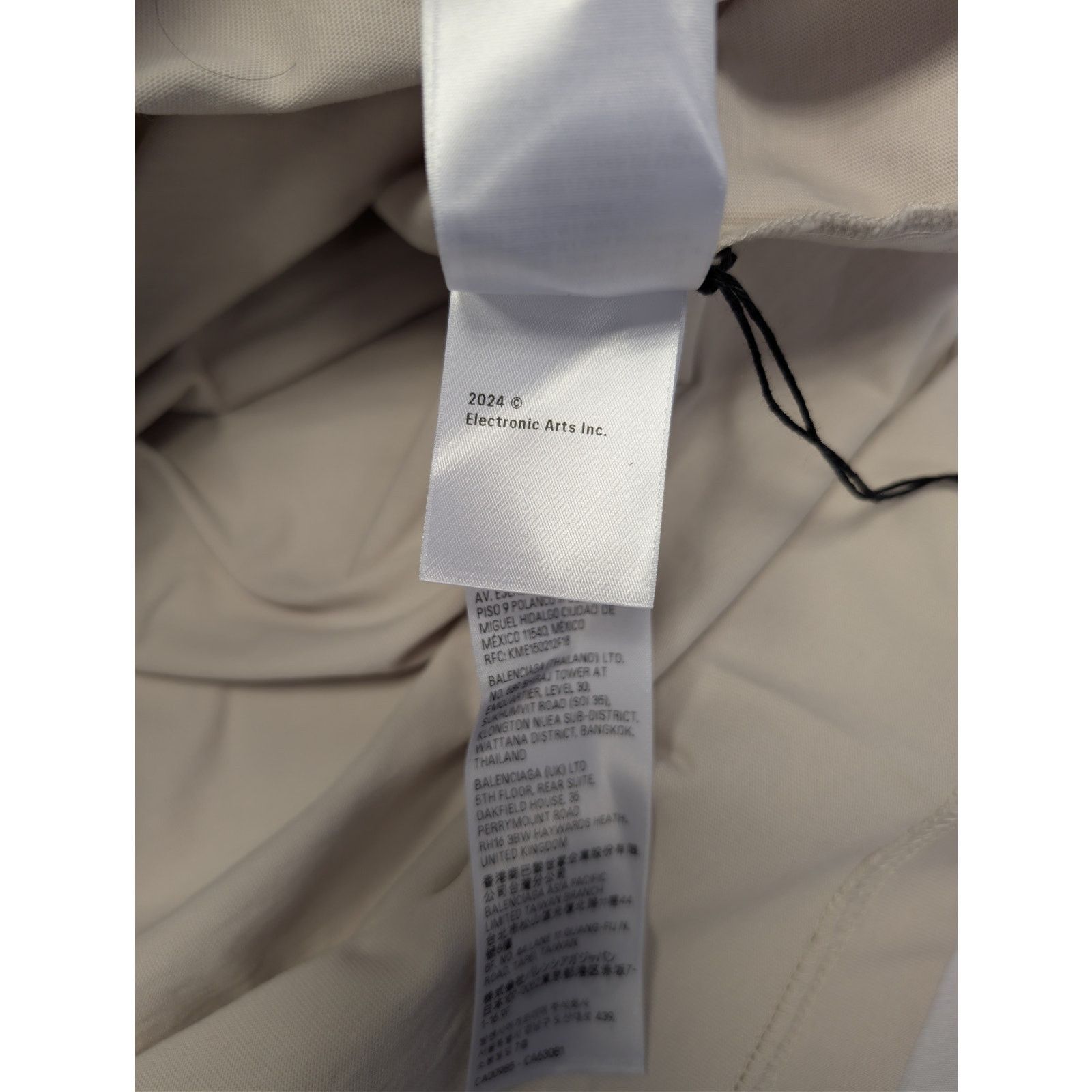 Balenciaga o1rshd1 Need For Speed T-Shirt in Ivory Size US XL / EU 56 / 4 - 20 Thumbnail