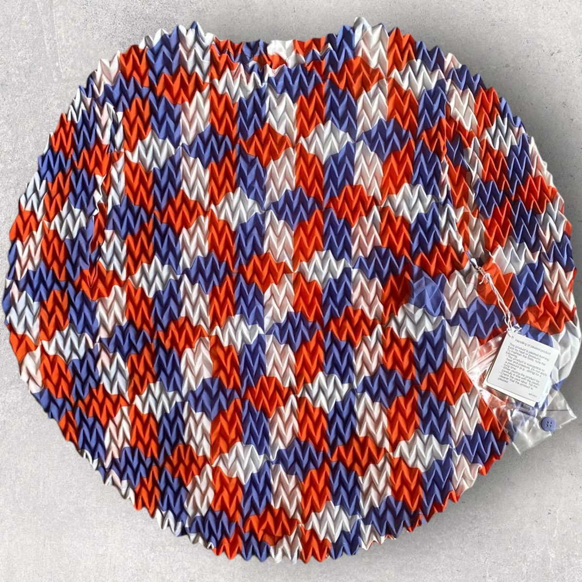 Issey Miyake Issey Miyake Chevron Pleated Circle Blouse Size M / US 6-8 / IT 42-44 - 1 Thumbnail