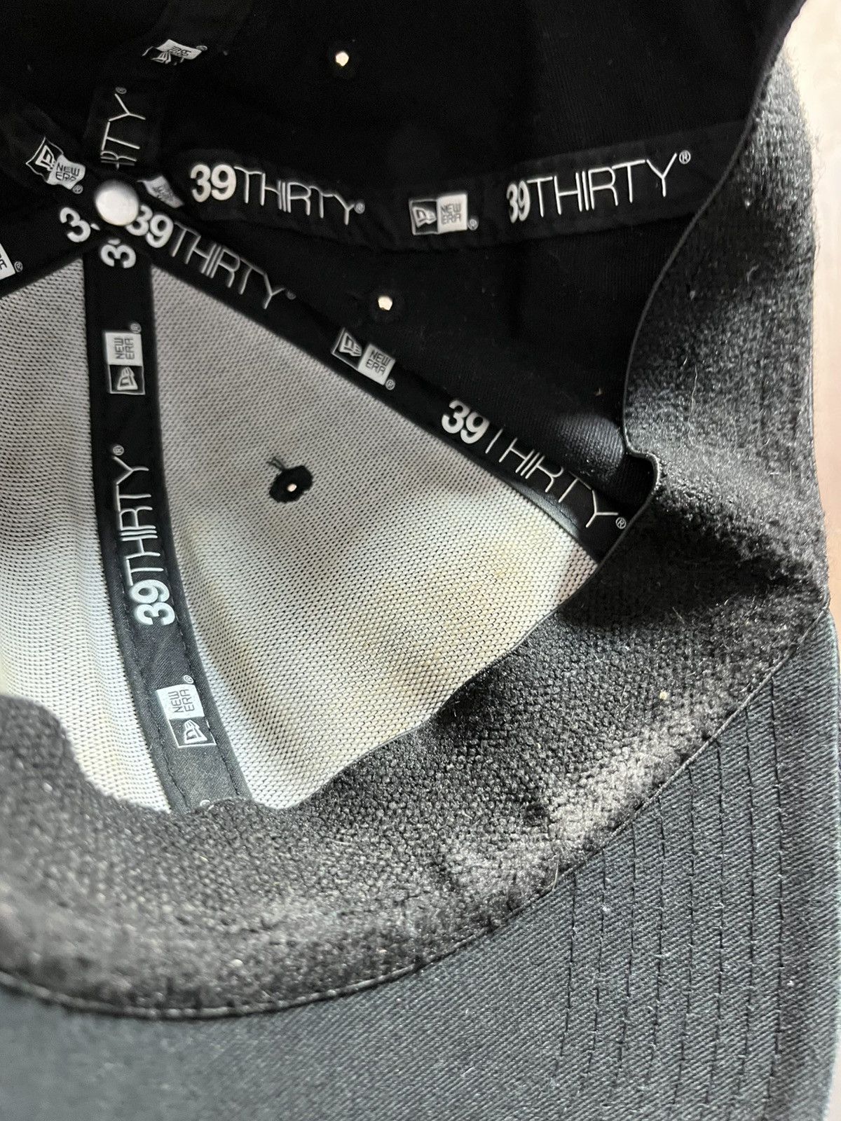 Oakley Oakley & New Era Cap Metal Logo Vintage Size 32 - 11 Thumbnail