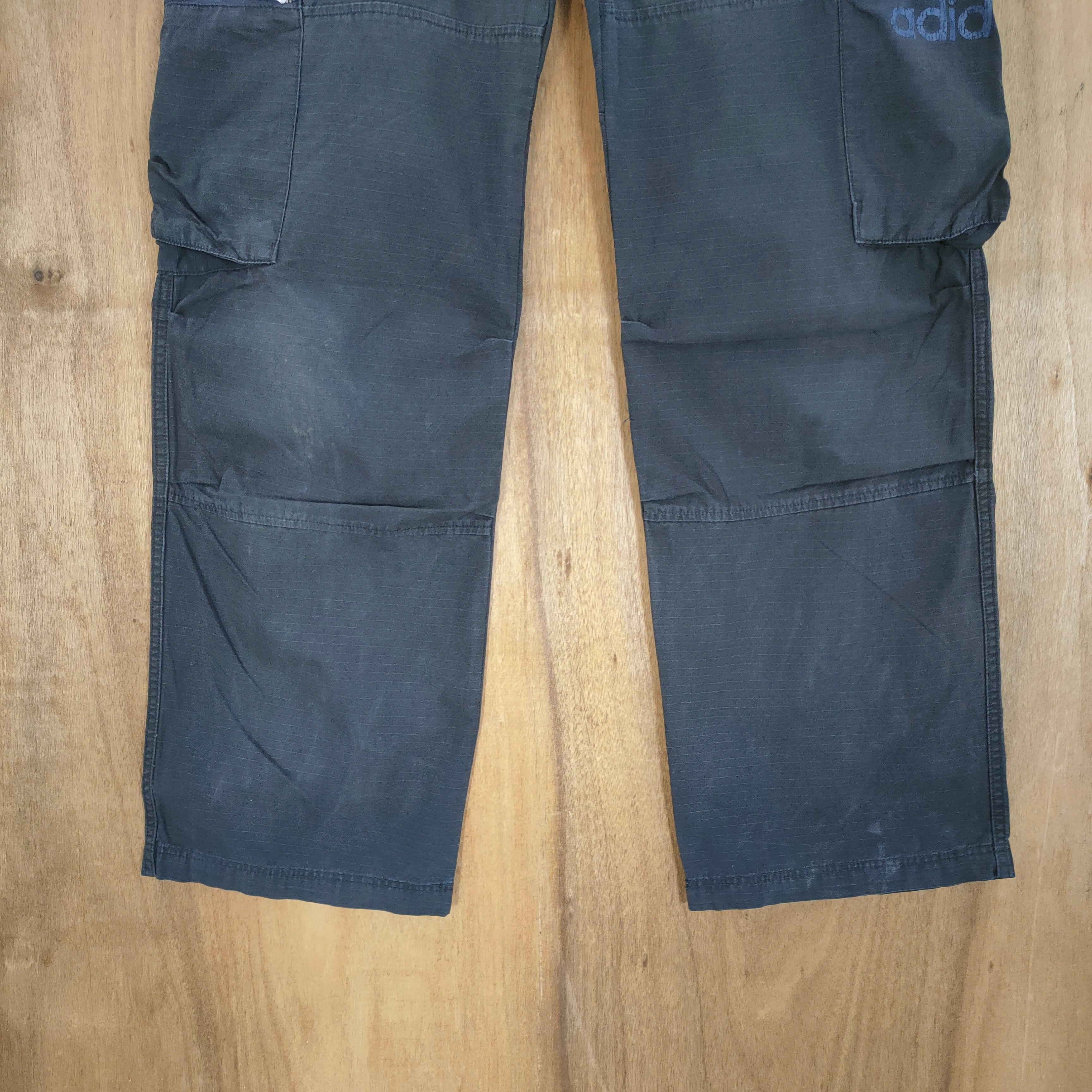 Adidas ADIDAS BLACK CARGO PANTS Size US 34 / EU 50 - 4 Thumbnail