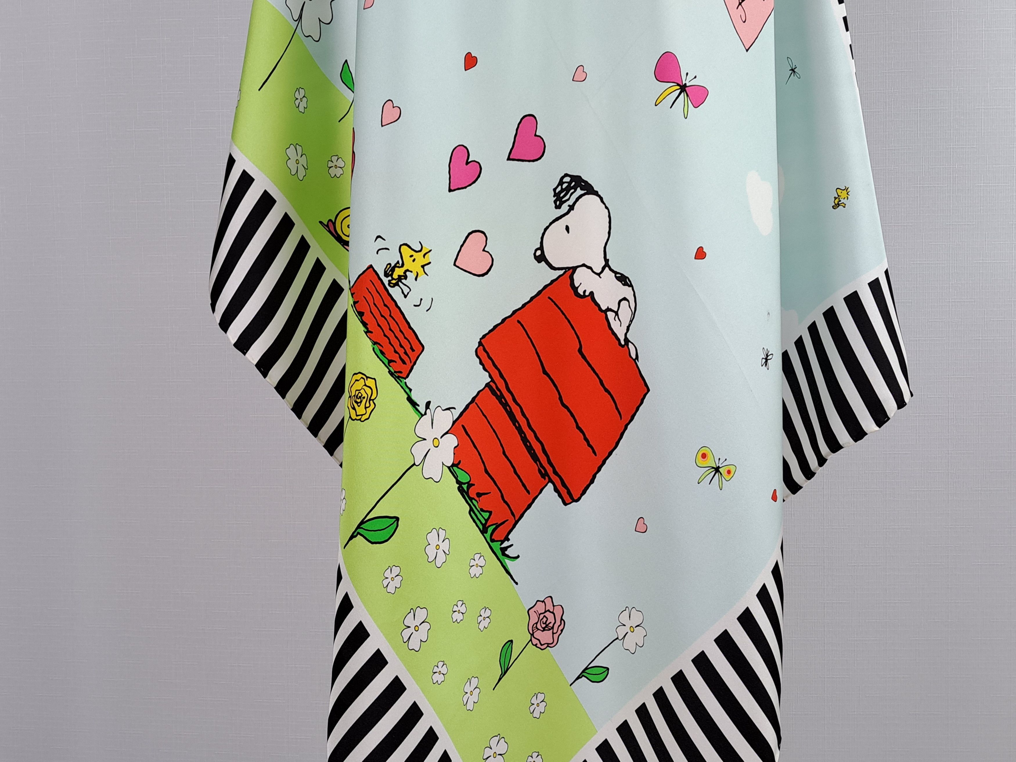 Designer CODELLO Loves Peanuts - Snoopy - funy silk scarf. Size ONE SIZE - 8 Thumbnail