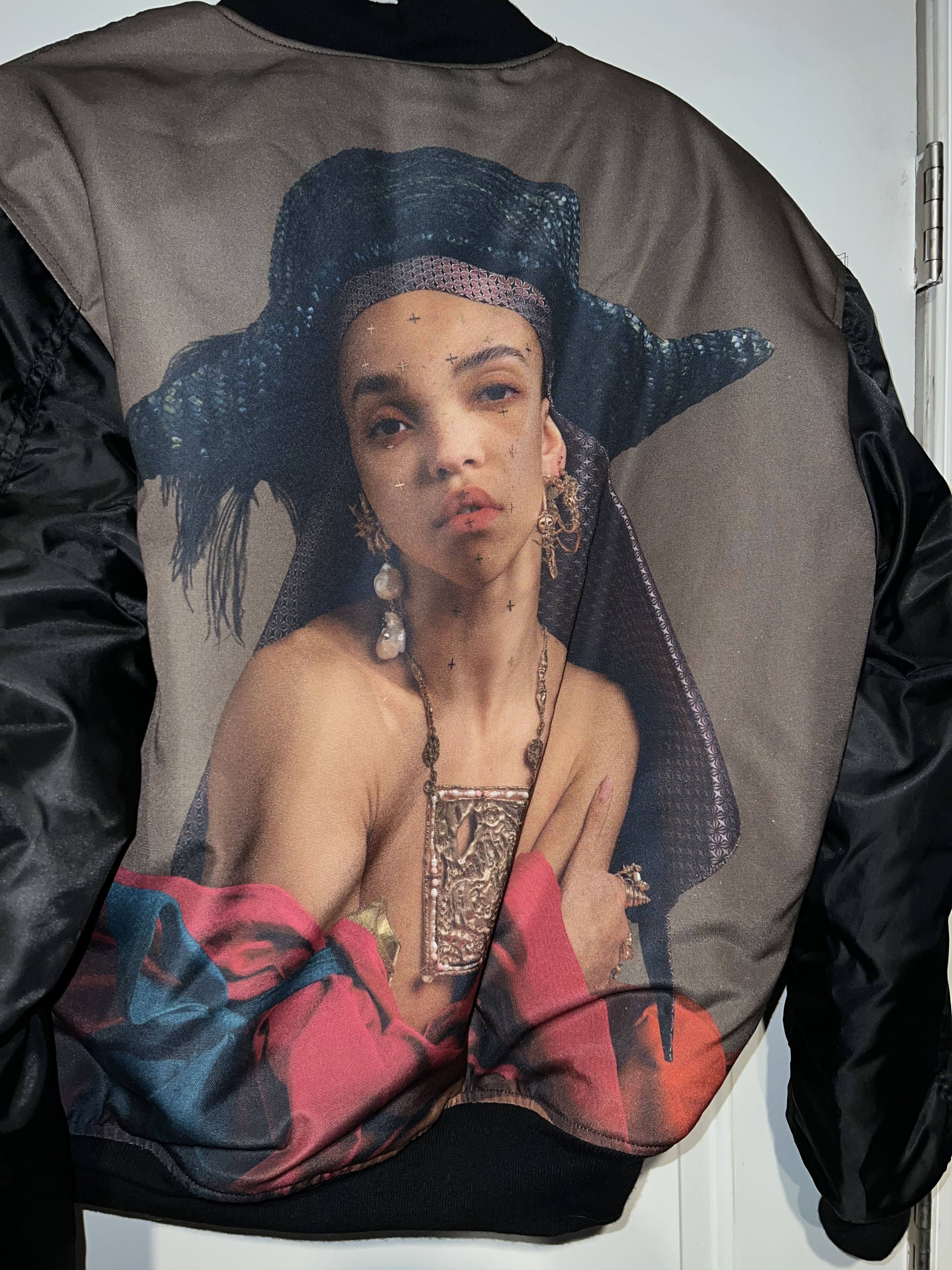 Other Rare FKA twigs Magdalene tour bomber jacket Size US L / EU 52-54 / 3 - 1 Thumbnail