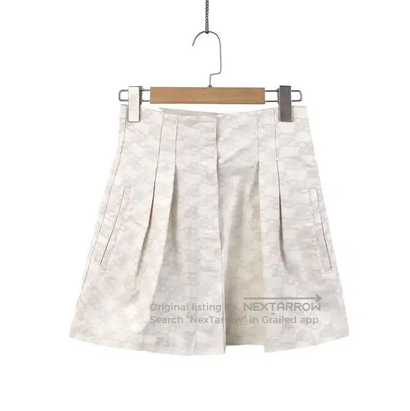 Fendi Fendi White Cotton Women's Shorts . Size 28" / US 6 / IT 42 - 1 Thumbnail