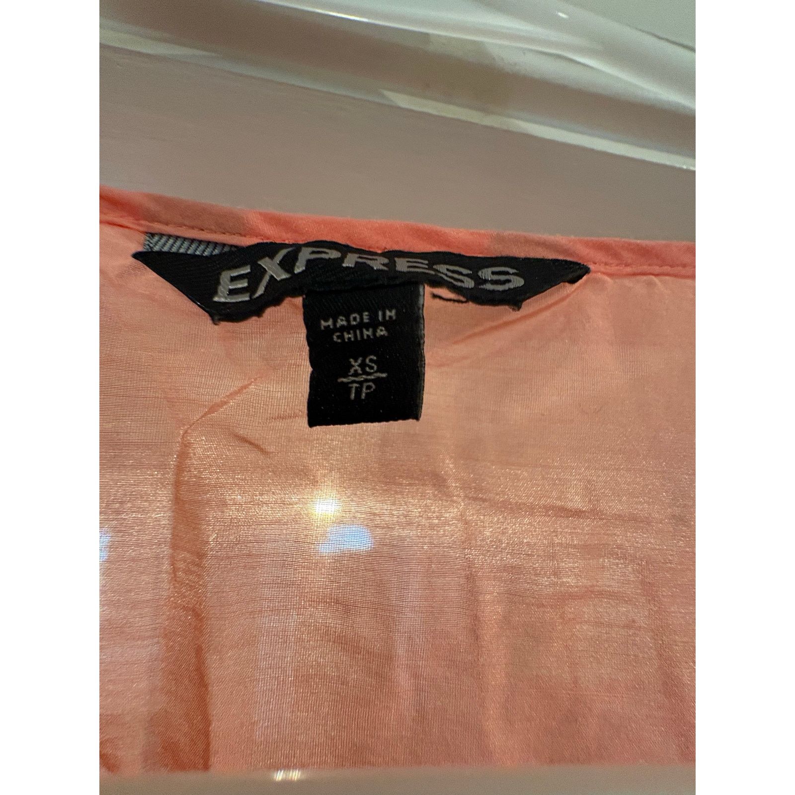 Express Express Women’s XS Sheer Coral Chiffon Blouse Sequin V-Neck Size XS / US 0-2 / IT 36-38 - 4 Thumbnail