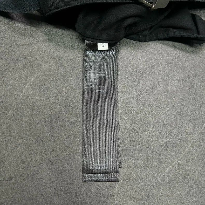 Balenciaga Balenciaga size S Multi-pocket Cargo Pants Size US 27 - 8 Thumbnail