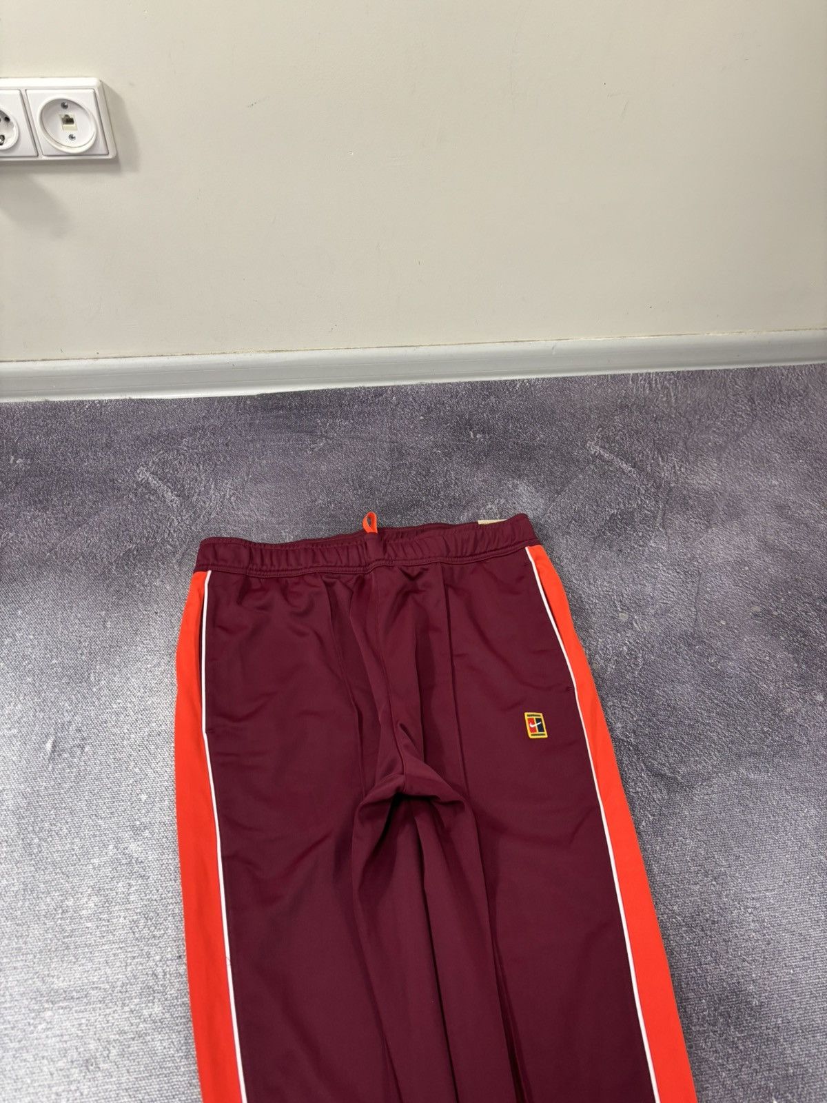 Nike Nike Court NWT Men’s Heritage Dark Red/Orange Tennis Pants Size US 32 / EU 48 - 4 Thumbnail