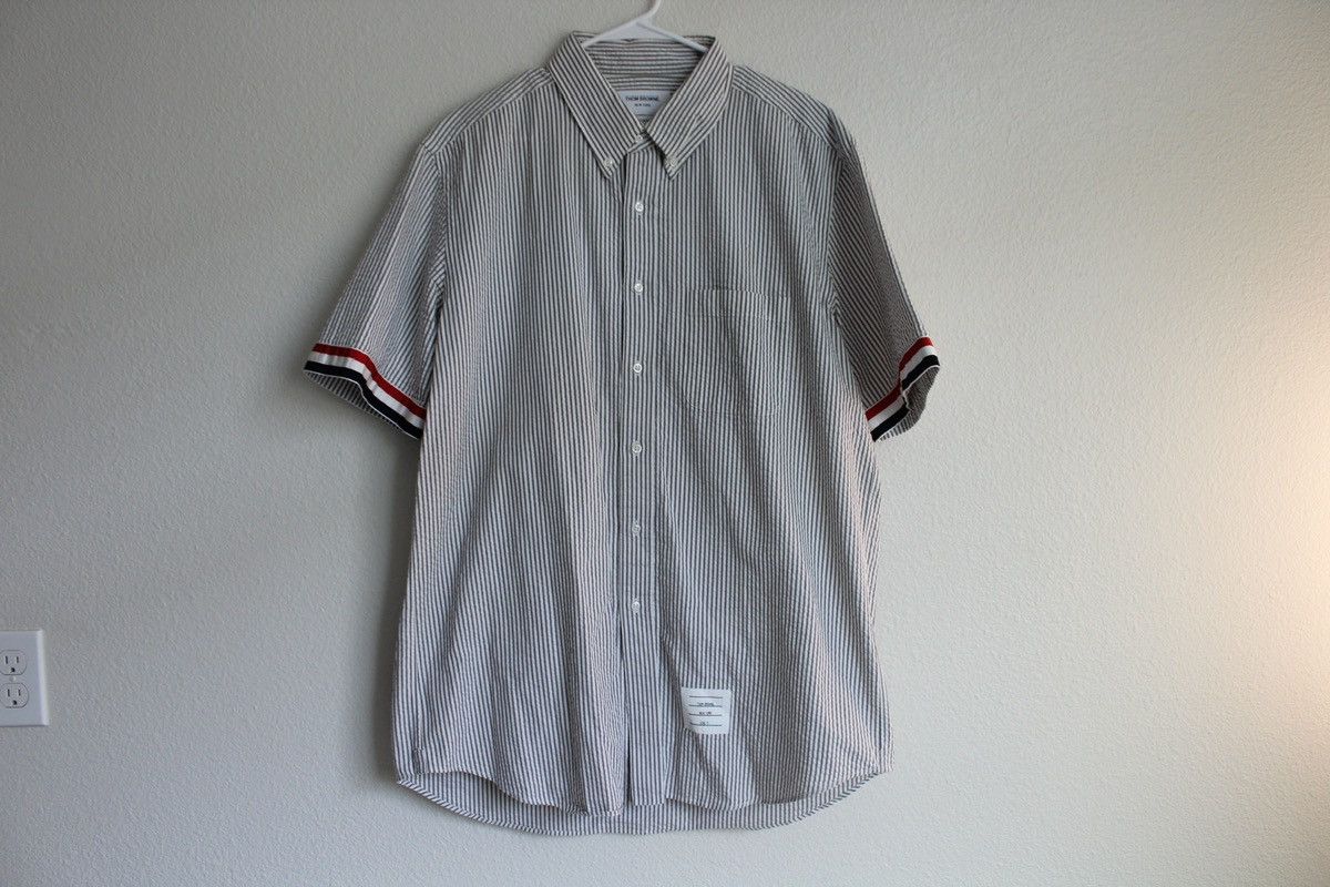 Thom Browne Thom Browne Short Sleeve Seersucker Shirt Size US XL / EU 56 / 4 - 1 Thumbnail