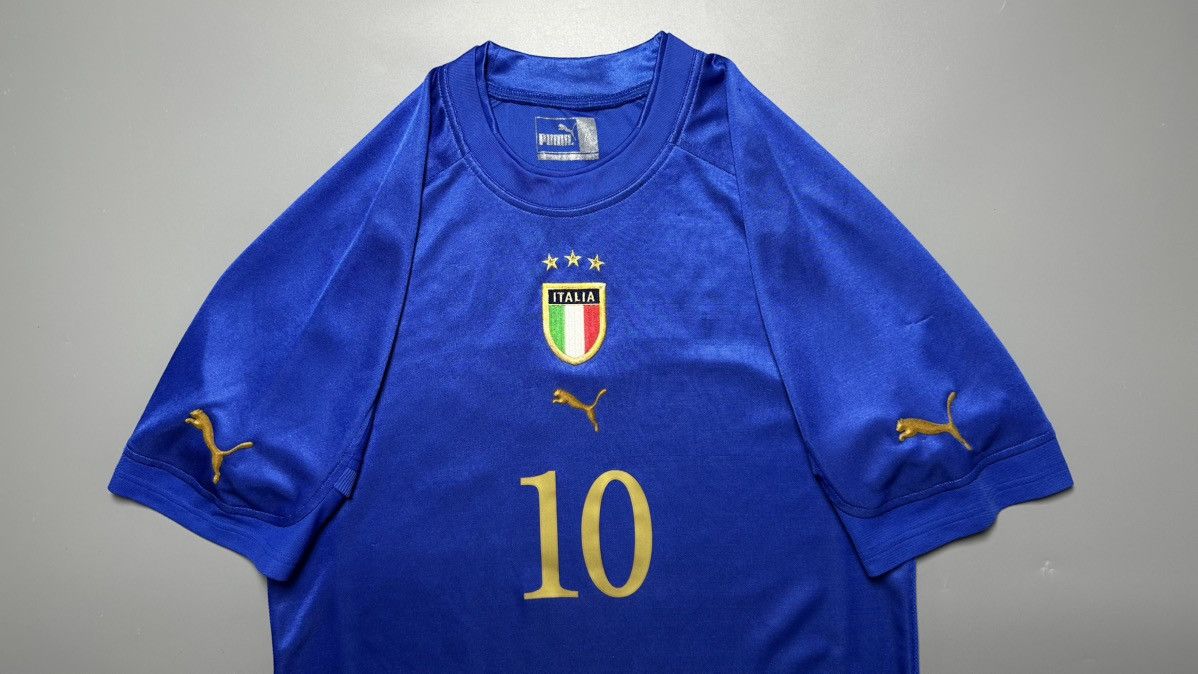 Puma ITALY PUMA 2004 EURO FOOTBALL SOCCER HOME JERSEY #10 BAGGIO Size US M / EU 48-50 / 2 - 3 Thumbnail
