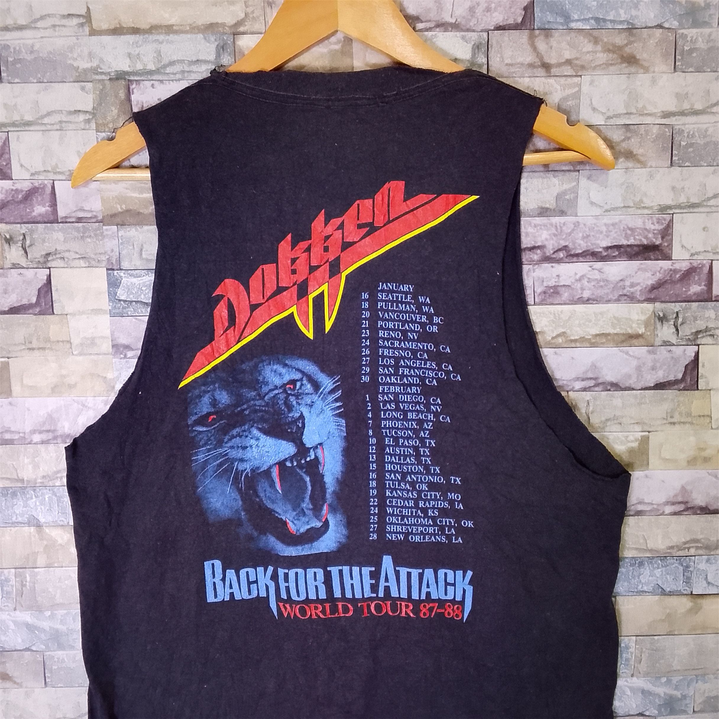 Band Tees Vintage 80s Dokken Back For The Attack World Tour Trash Tee Size US M / EU 48-50 / 2 - 6 Thumbnail