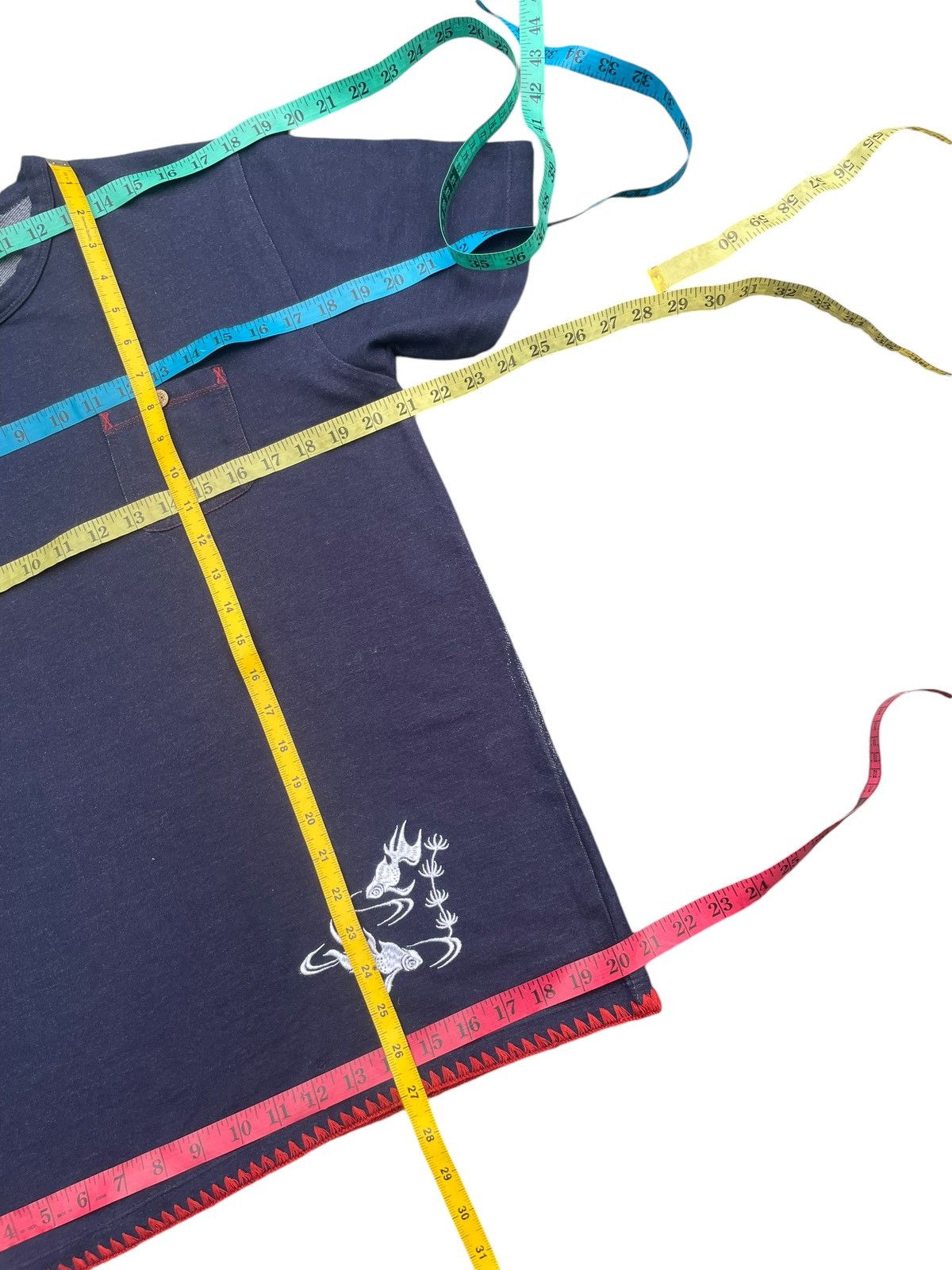 Japanese Brand Araku Fish Koi Sukajan Tshirt Size US L / EU 52-54 / 3 - 10 Thumbnail