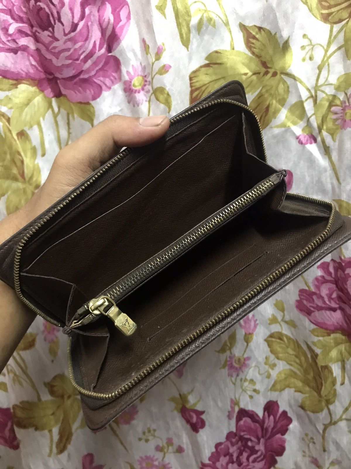 Louis Vuitton Authentic Louis Vuitton Zipper Wallet Size ONE SIZE - 3 Thumbnail