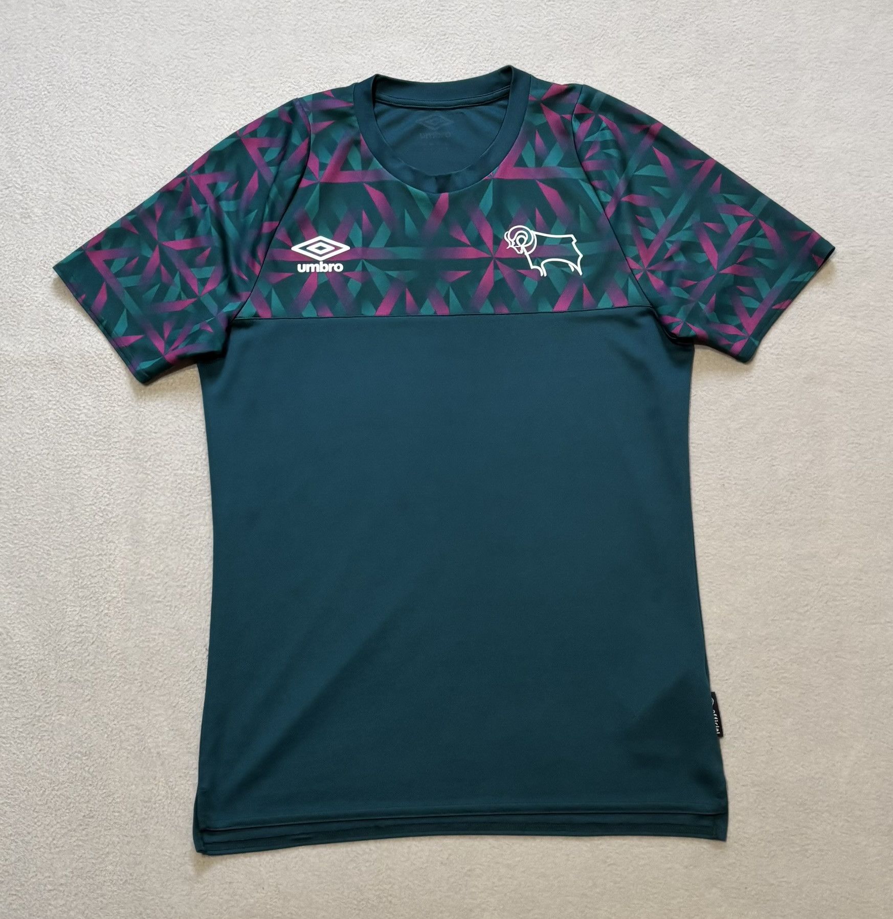 Umbro Derby County 2022/2023 Umbro Goalkeeper Jersey Size S Size US S / EU 44-46 / 1 - 5 Thumbnail