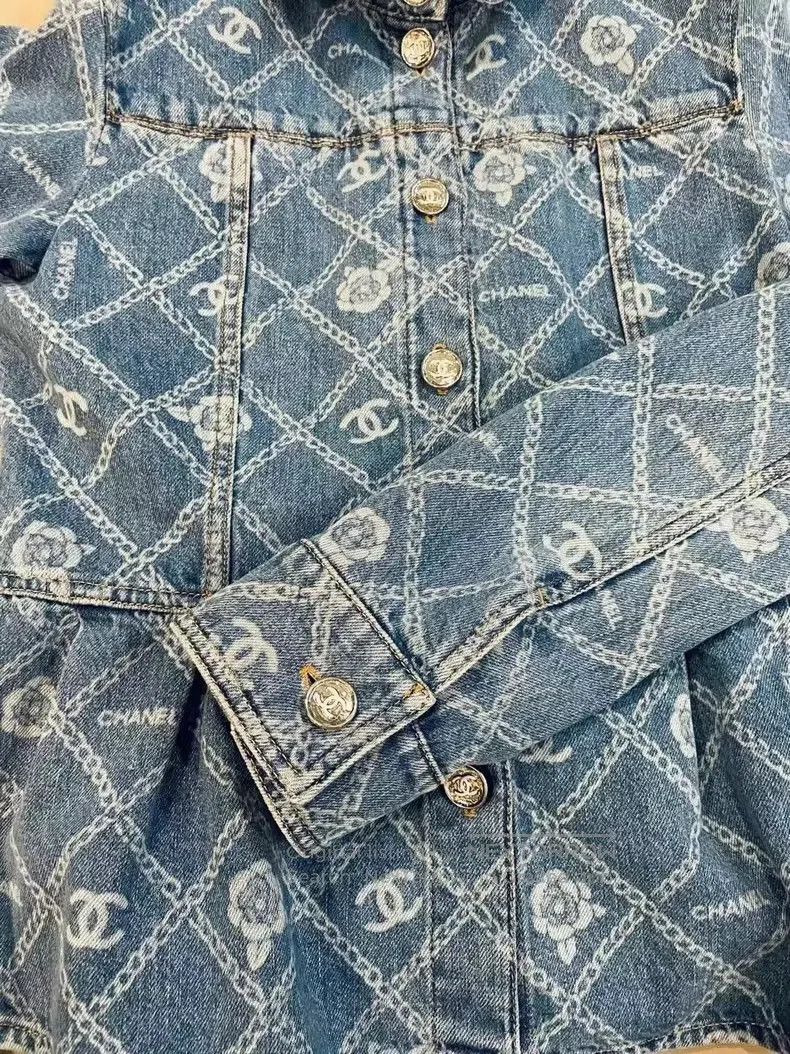 Chanel Chanel Denim Jacket for Early Autumn 2023. Size US M / EU 48-50 / 2 - 3 Thumbnail