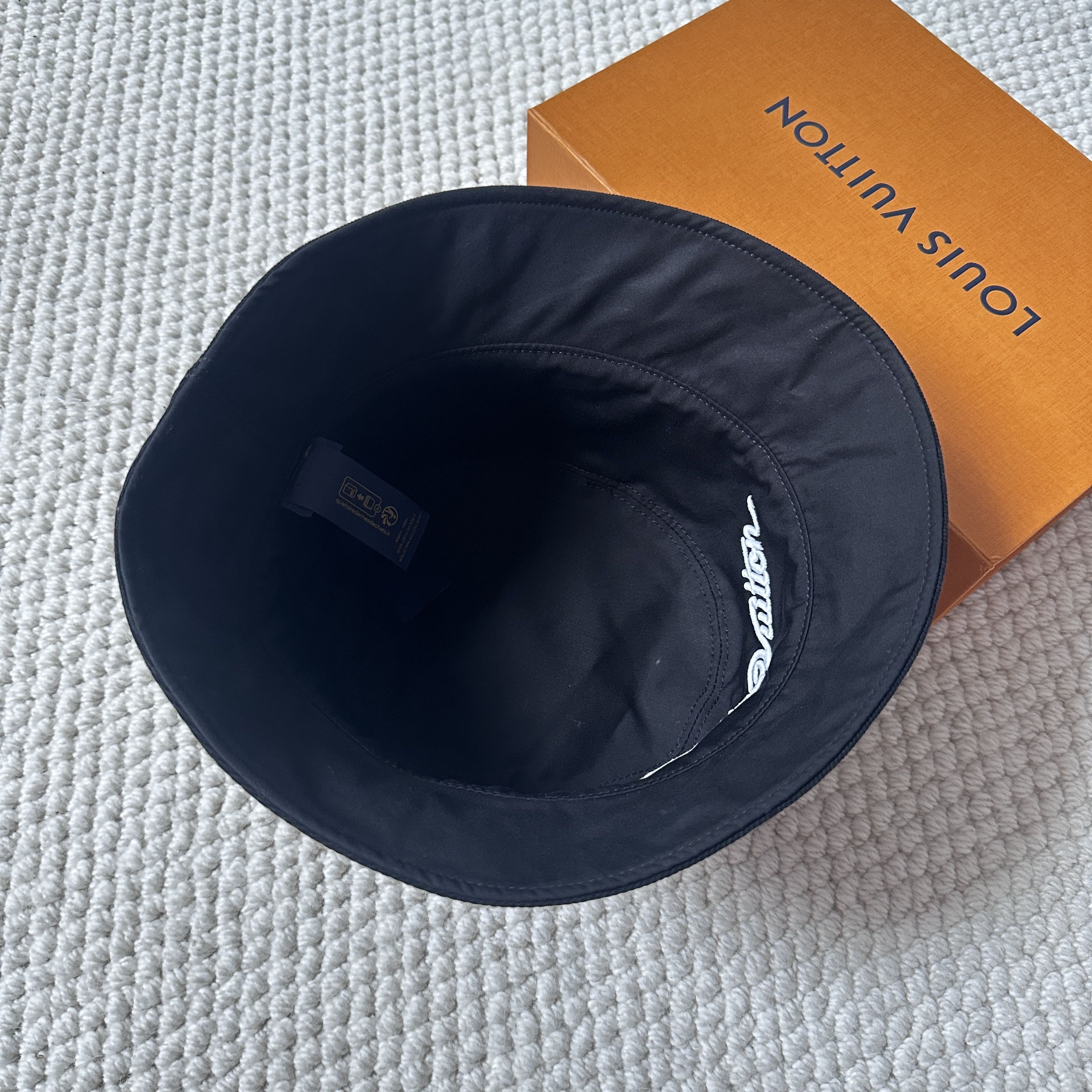Louis Vuitton LV Blason Shading Denim Reversible Bucket Hat Size ONE SIZE - 6 Thumbnail