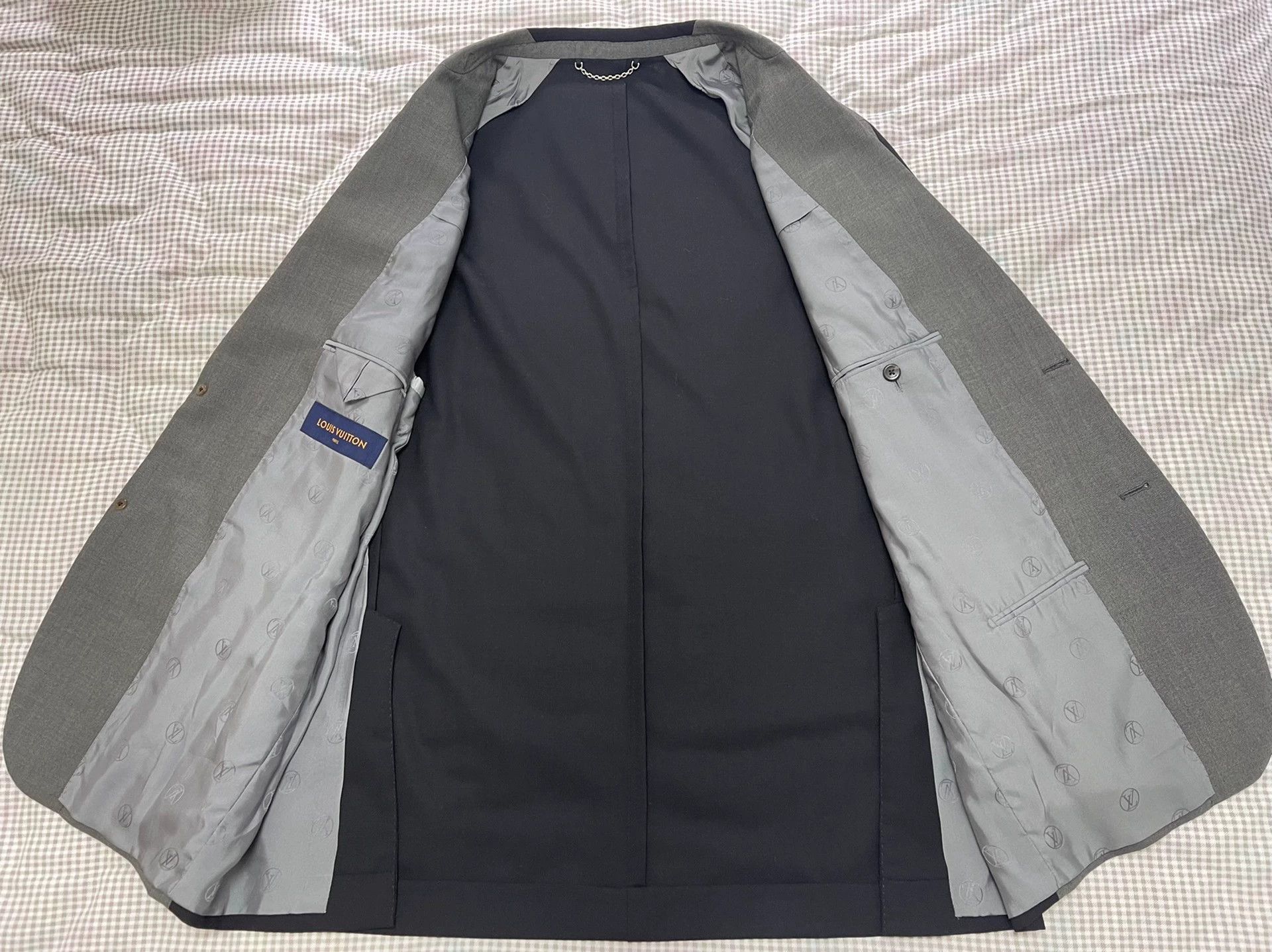 Louis Vuitton Louis Vuitton Runway Oversized Gray & Navy Suit Men's 50 Size 50R - 3 Thumbnail
