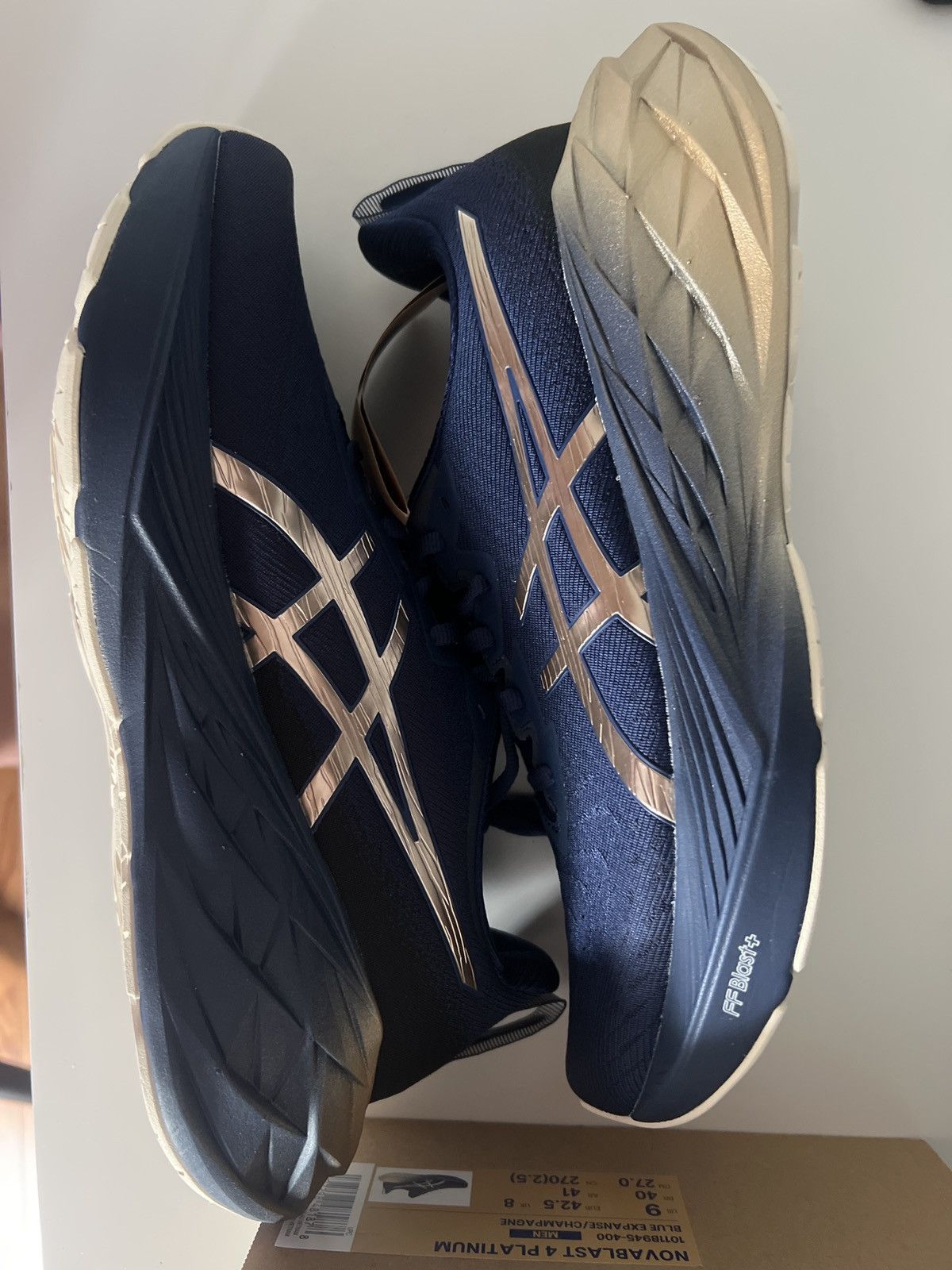 Asics Novela Blast 4 Platinum Size US 9 / EU 42 - 2 Thumbnail