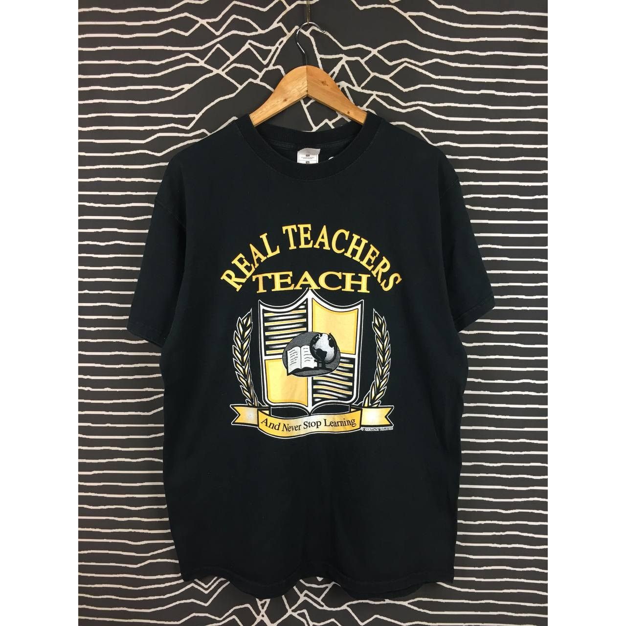 Fruit Of The Loom × Vintage Vtg 00s Real Teachers Teach And Never Stop Learning Tee Size US XL / EU 56 / 4 - 1 Thumbnail
