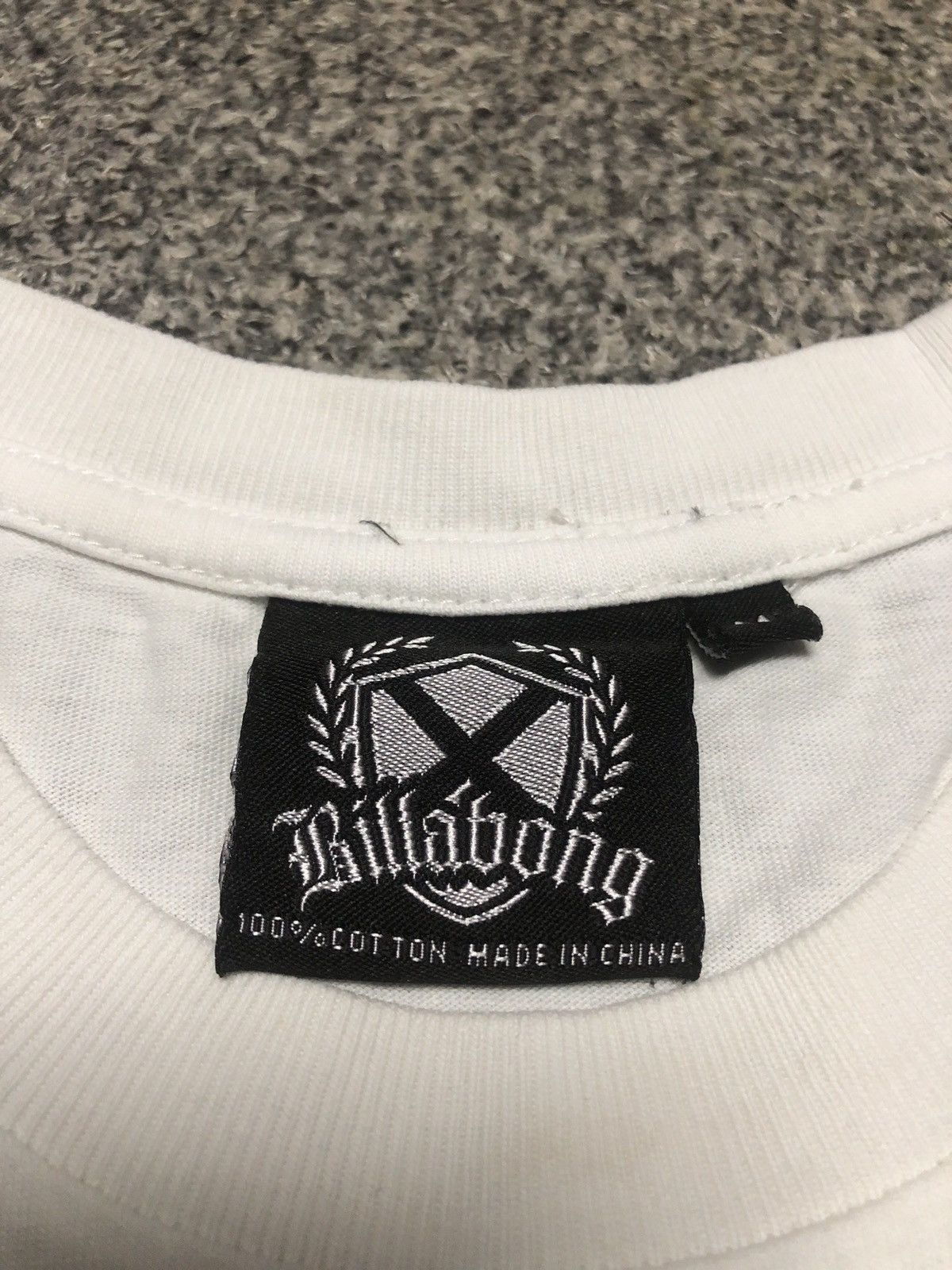 Billabong Vintage RARE Y2K Billabong Big Logo Tee Size US L / EU 52-54 / 3 - 15 Thumbnail
