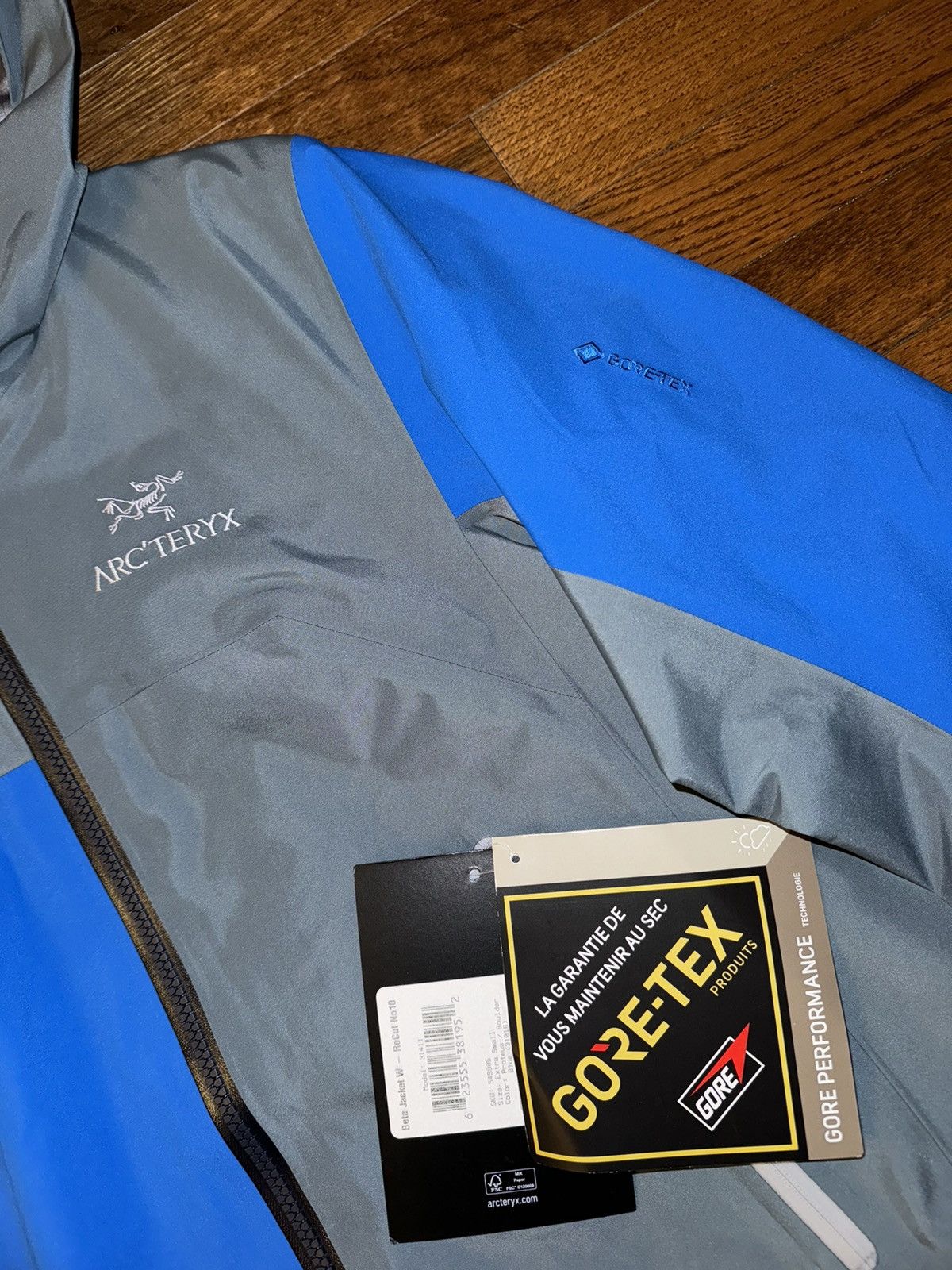 Arc'teryx Arc’teryx Beta Recut Jacket #10 Proteus/ Boulder Size XS / US 0-2 / IT 36-38 - 3 Thumbnail