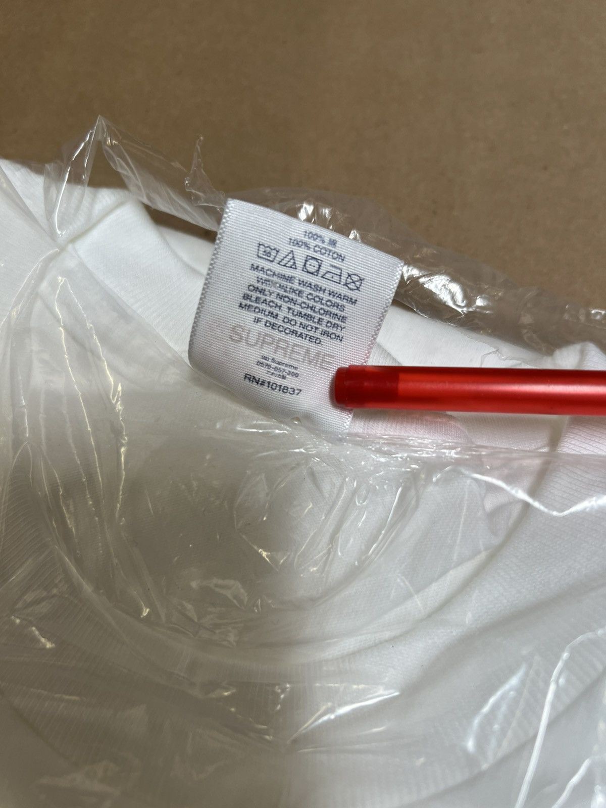 Supreme FW21 SUPREME BERLIN BOX LOGO TEE T-SHIRT WHITE 2XL XXL 2021 Size US XXL / EU 58 / 5 - 8 Thumbnail