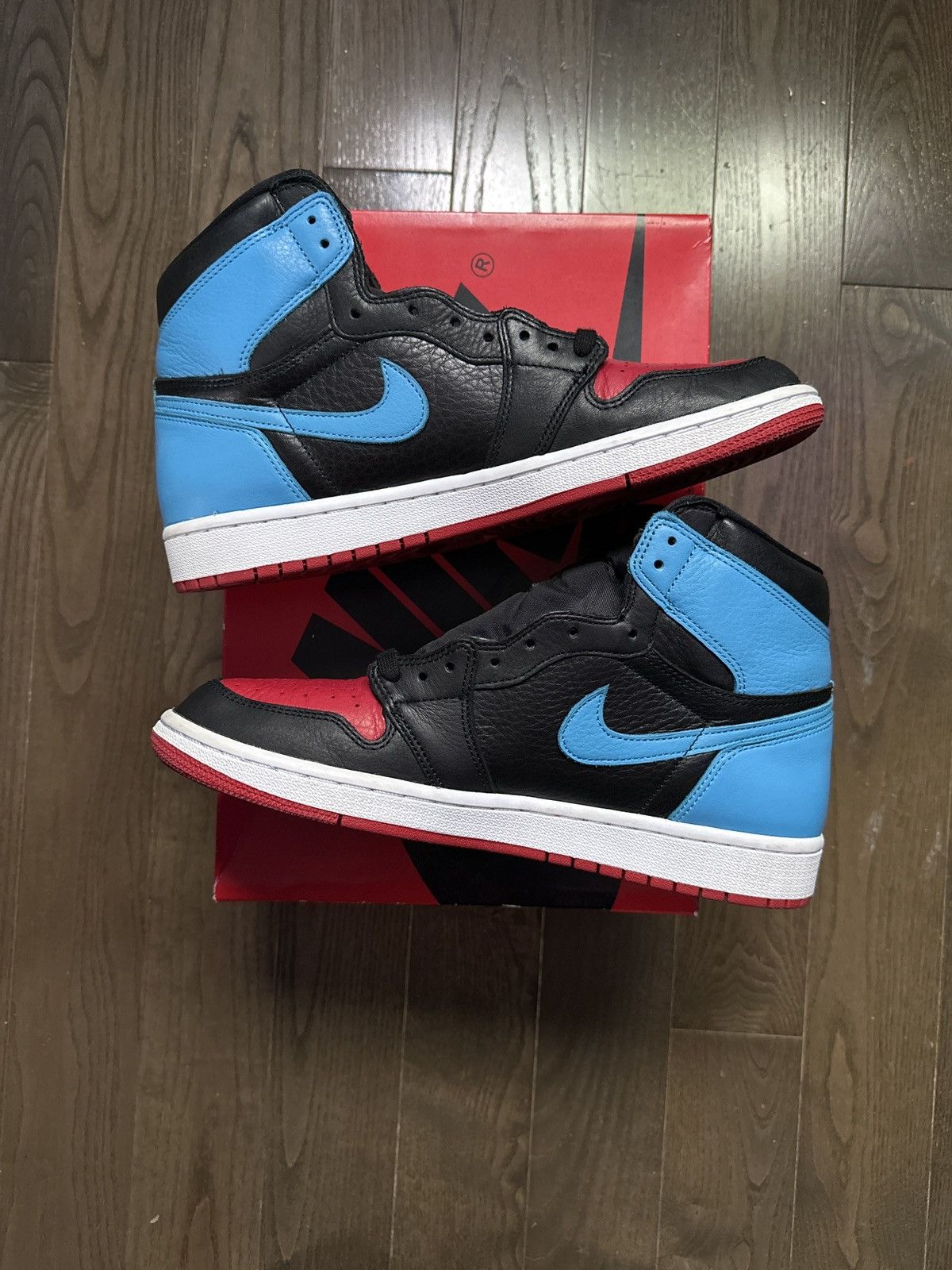 Jordan Brand × Nike WMNS Air Jordan 1 High OG Size US 9 / EU 42 - 5 Thumbnail