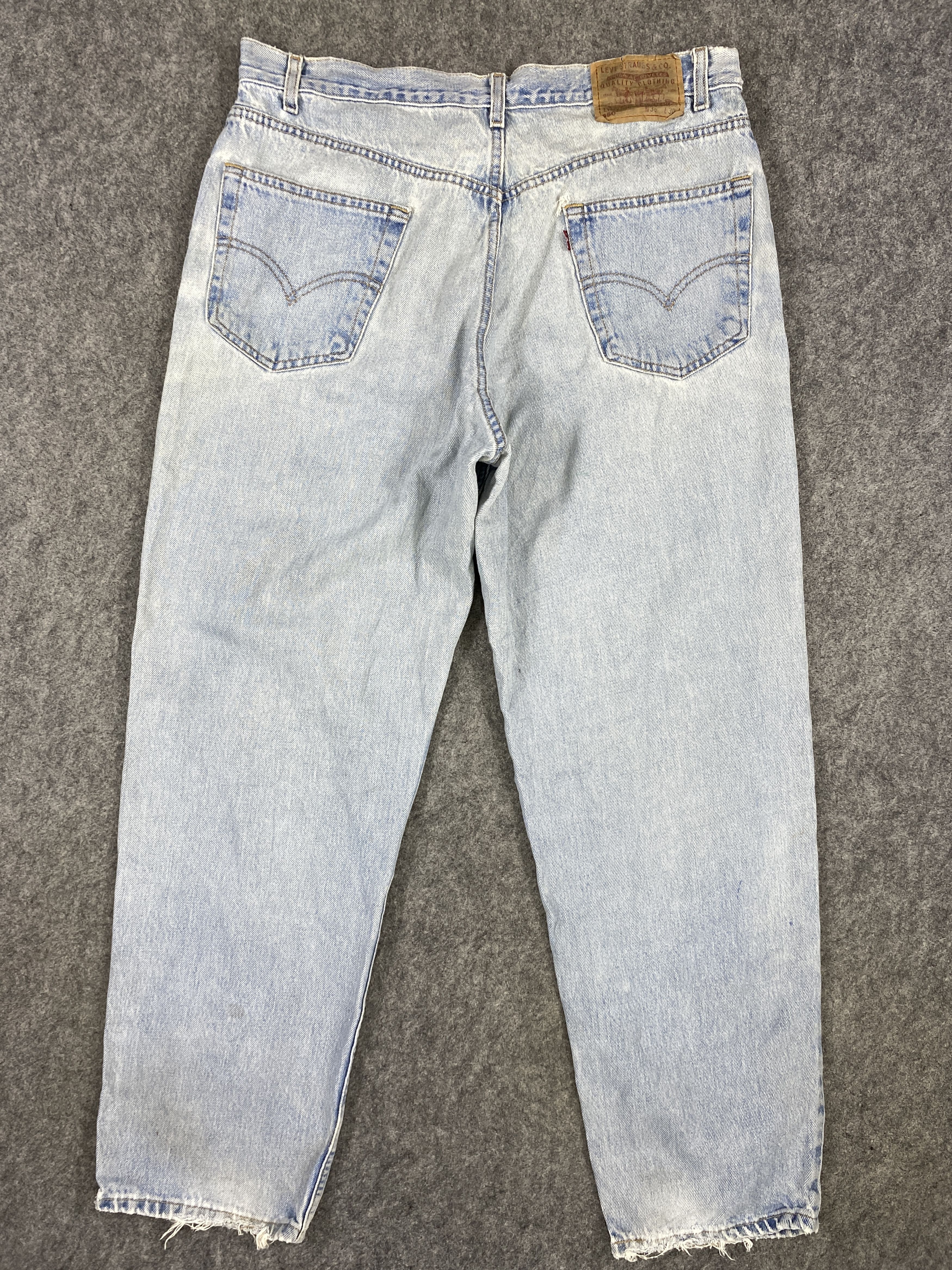 Levi's Light Blue Wash Vintage Levi's 550 35x29.5 Denim -SJ094 Size US 35 - 2 Thumbnail
