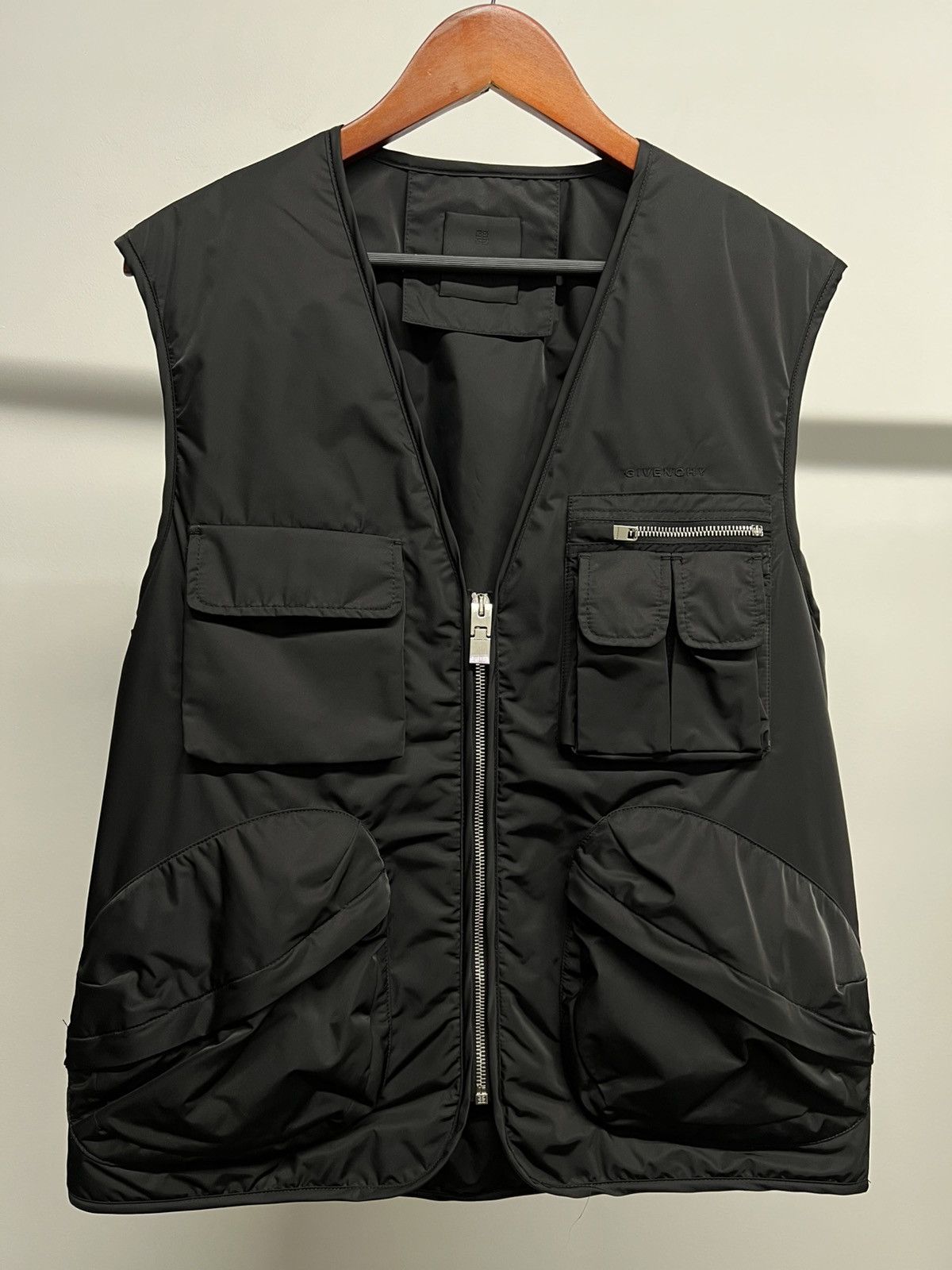 Givenchy Givenchy Multi-Pocket Cargo Nylon Vest Size US M / EU 48-50 / 2 - 1 Thumbnail