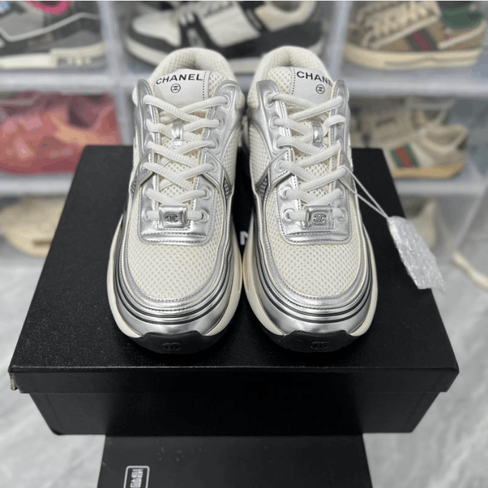 Chanel Chanel Low-Top Sneakers Size US 9 / IT 39 - 7 Thumbnail