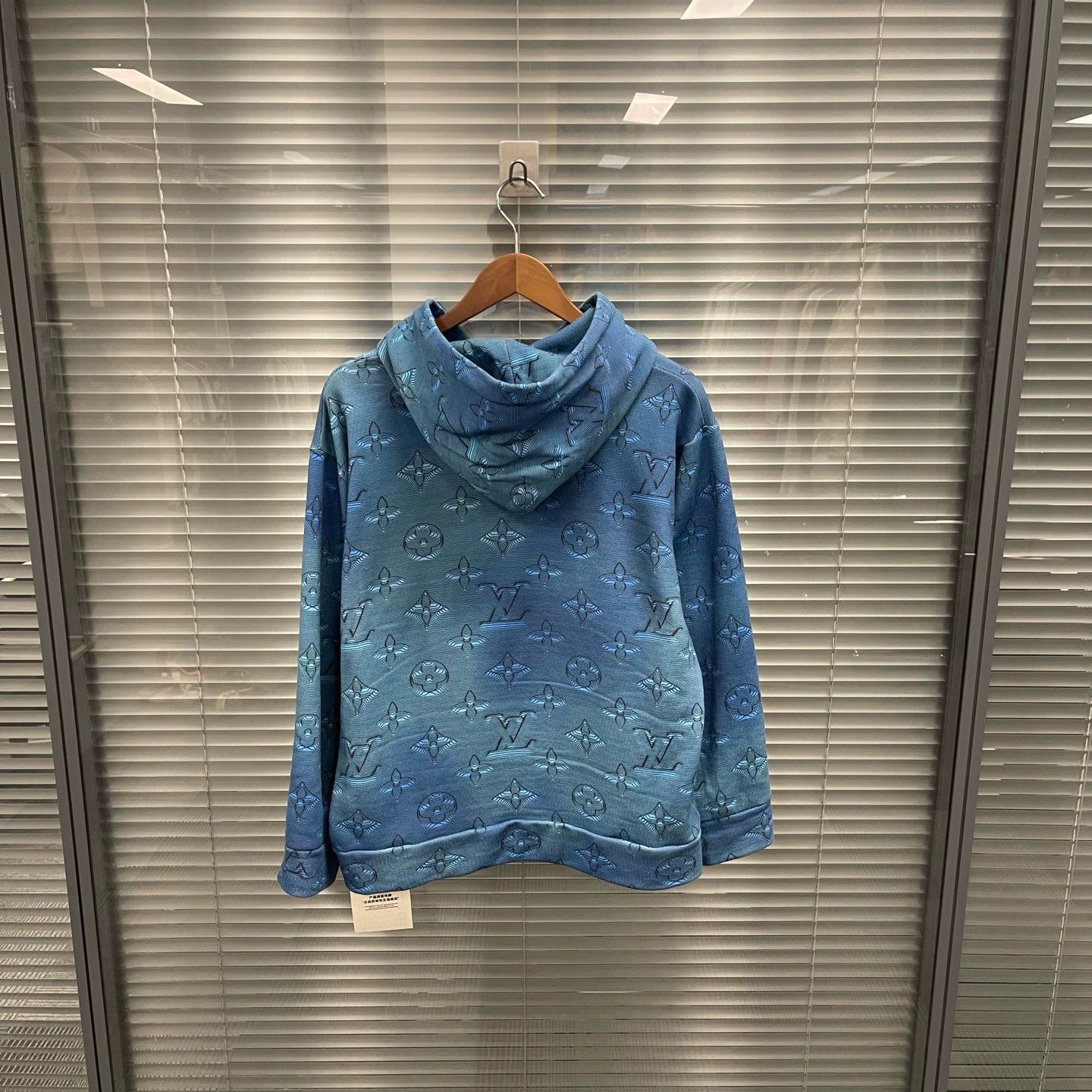 Louis Vuitton LV blue all-over gradient sweatshirt M 99 new #10609 Size US M / EU 48-50 / 2 - 2 Thumbnail