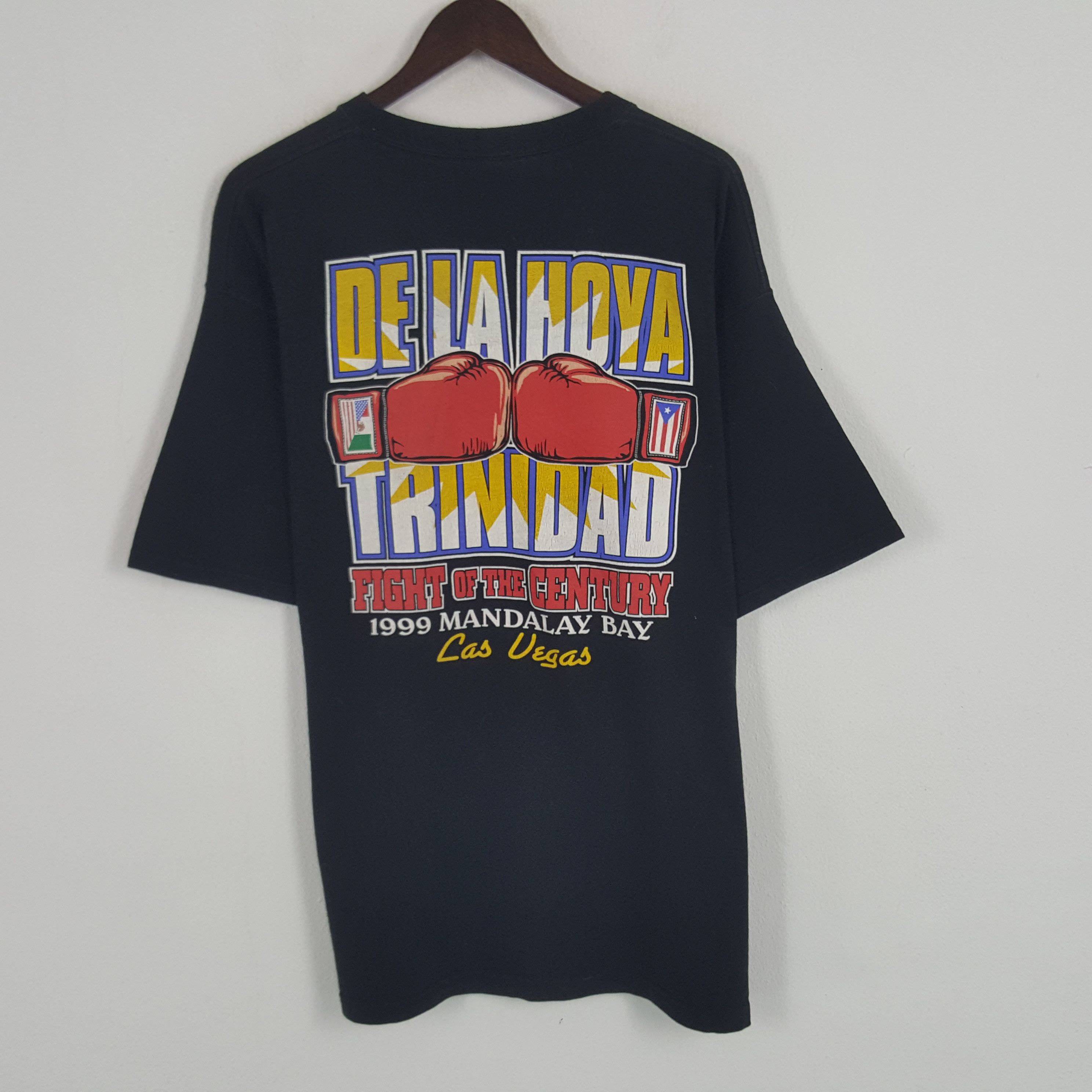 Vintage Vintage Dela Hoya Trinidad 1999 Las Vegas Tshirt Size US XXL / EU 58 / 5 - 1 Thumbnail