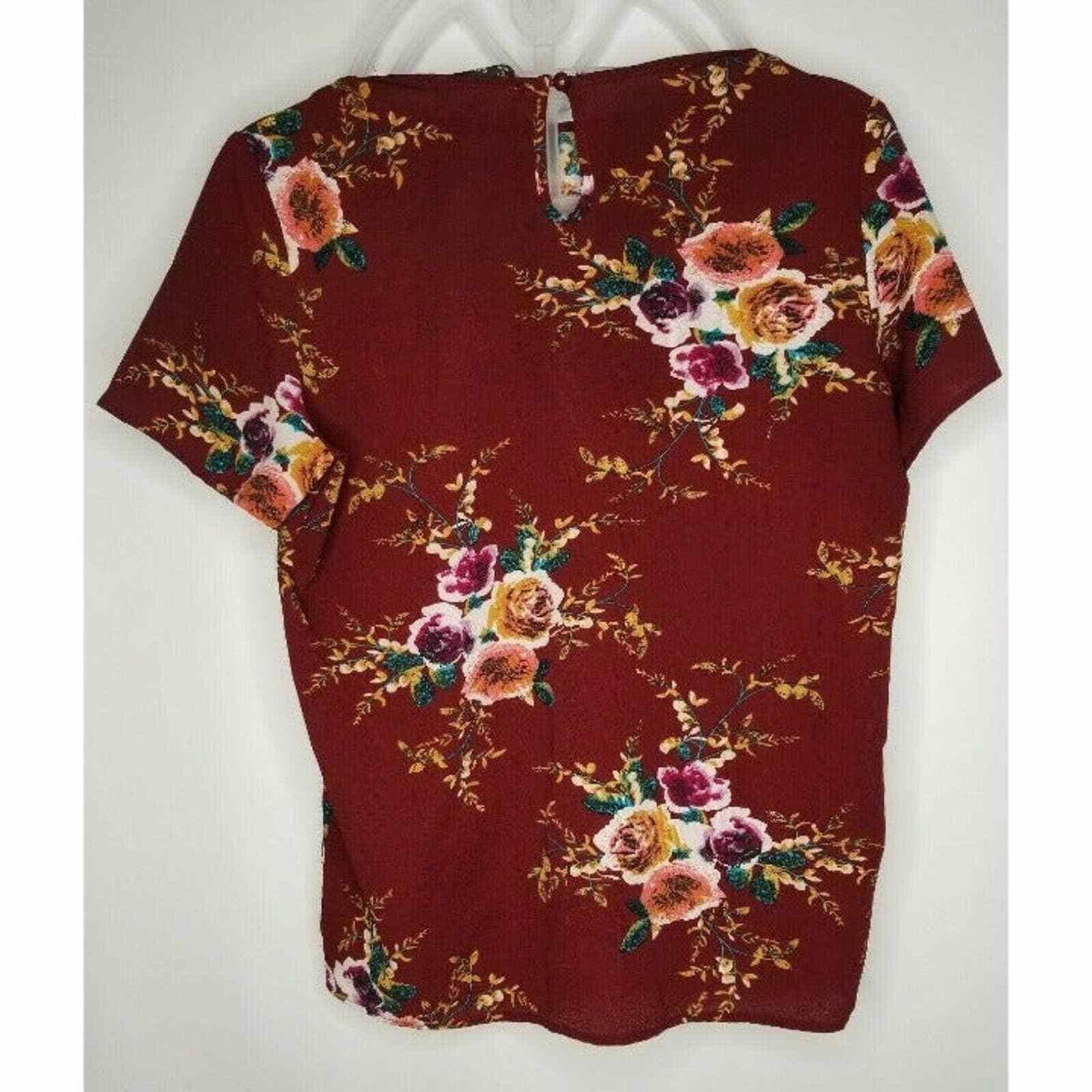 Shein Shein Blouse Top Large Red Floral Maroon Burgandy Flowers Cr Size L / US 10 / IT 46 - 3 Thumbnail