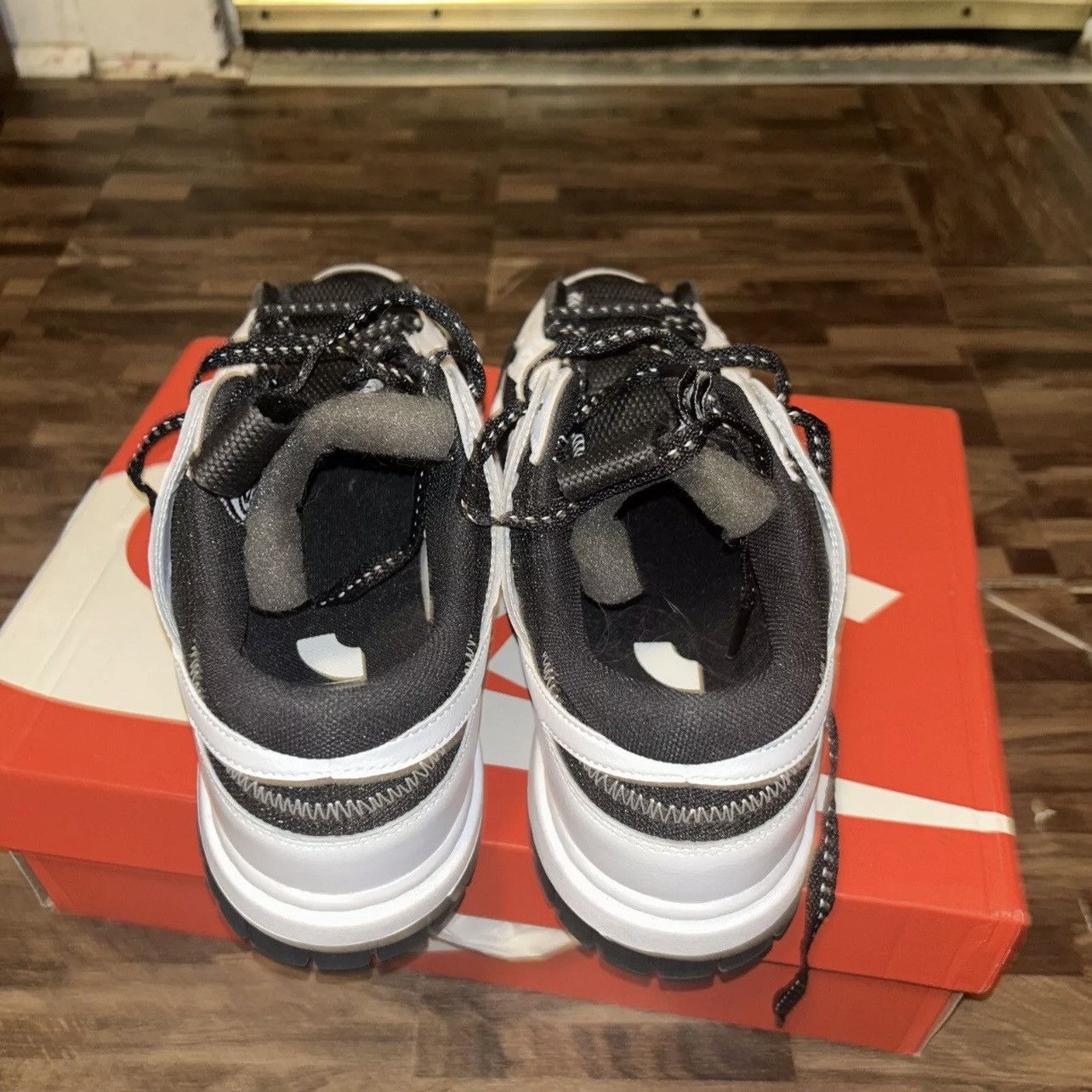 Nike Nike dunks jumbo reverse pandas Size US 9 / EU 42 - 4 Thumbnail