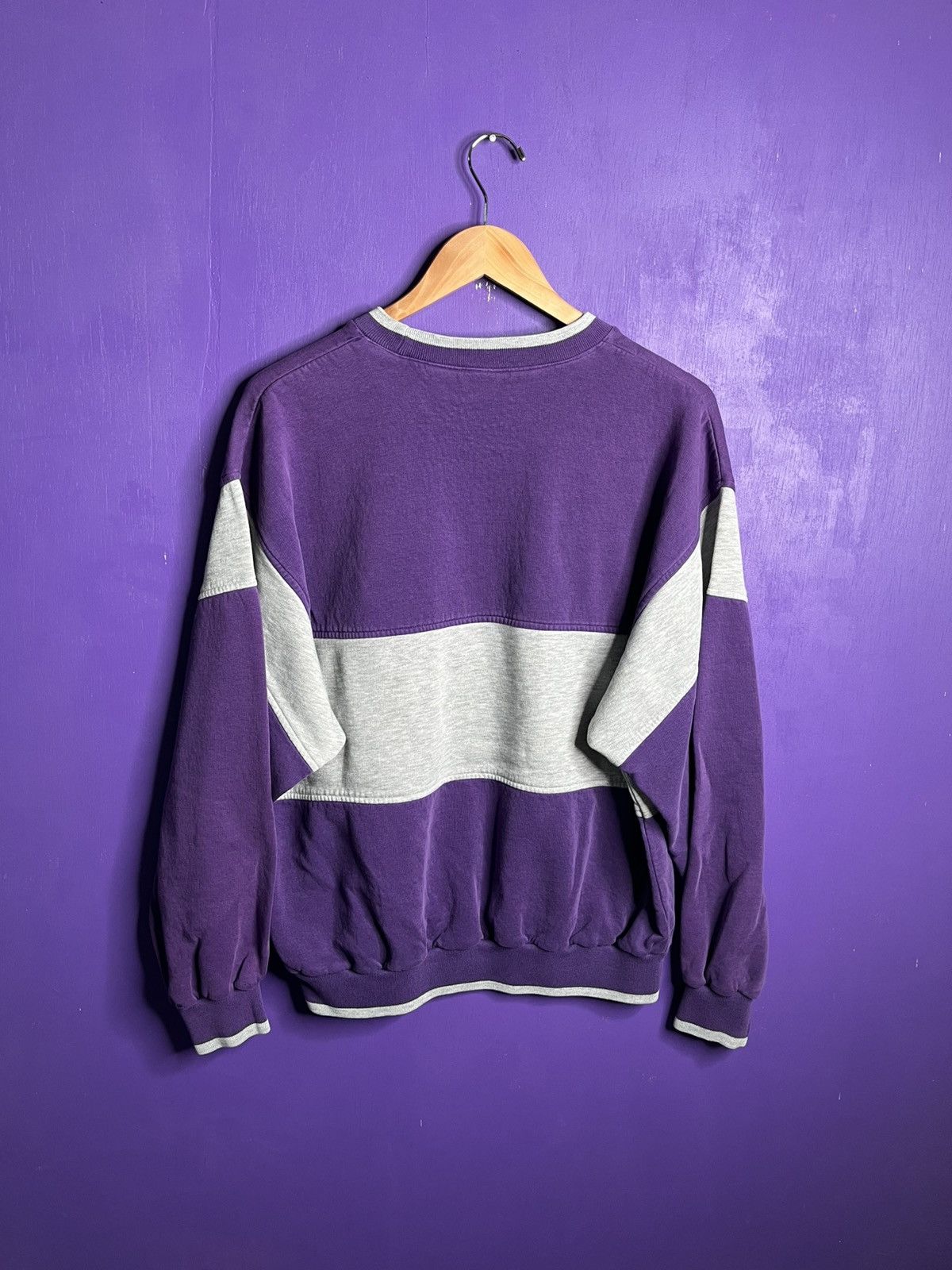 Nike × Vintage Vintage 90s Nike two tone collegiate style crewneck Size US L / EU 52-54 / 3 - 2 Thumbnail