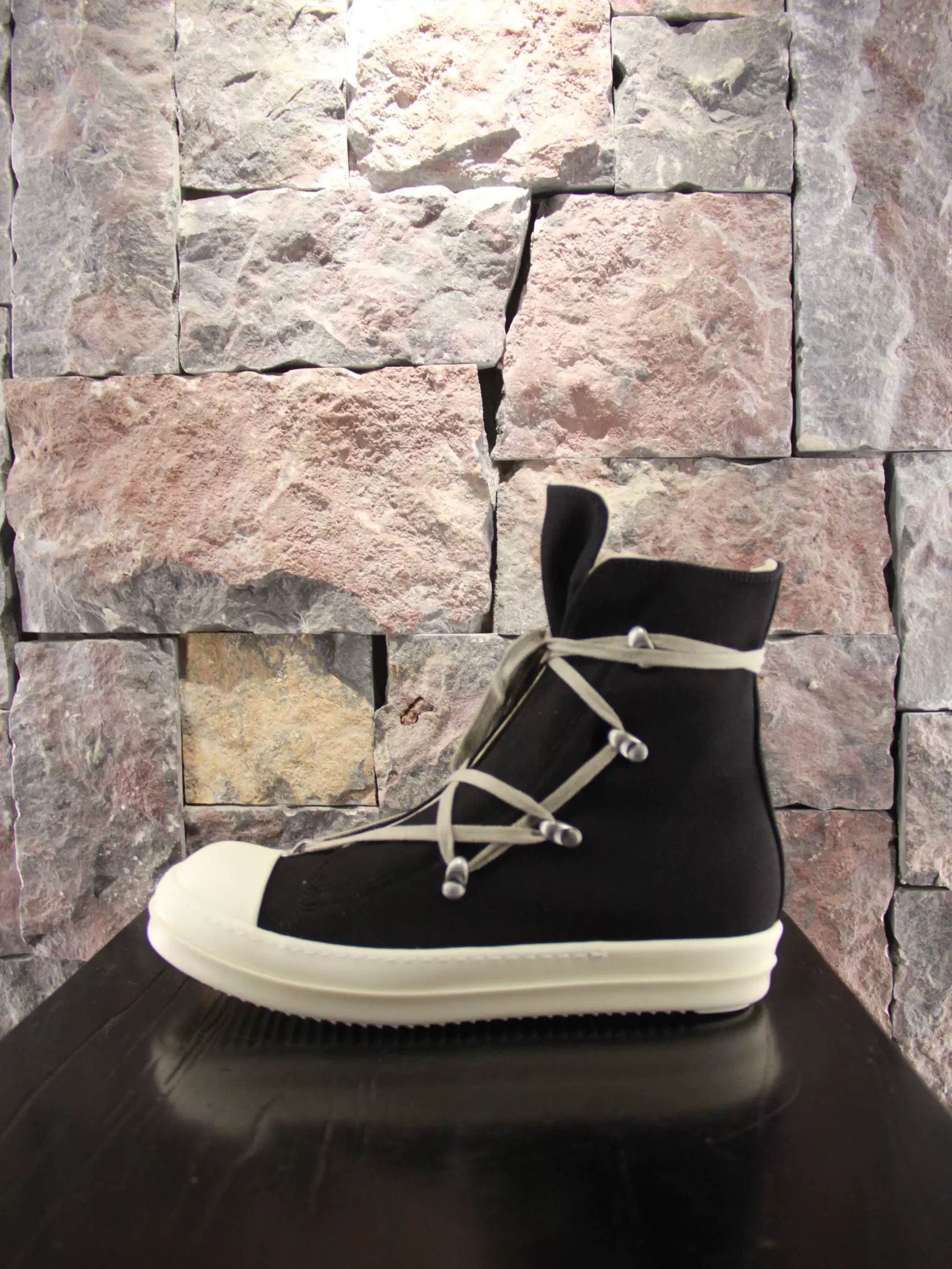 Rick Owens Rick Owens White Hitop Sneakers Men 11 Size US 11 / EU 44 - 1 Thumbnail