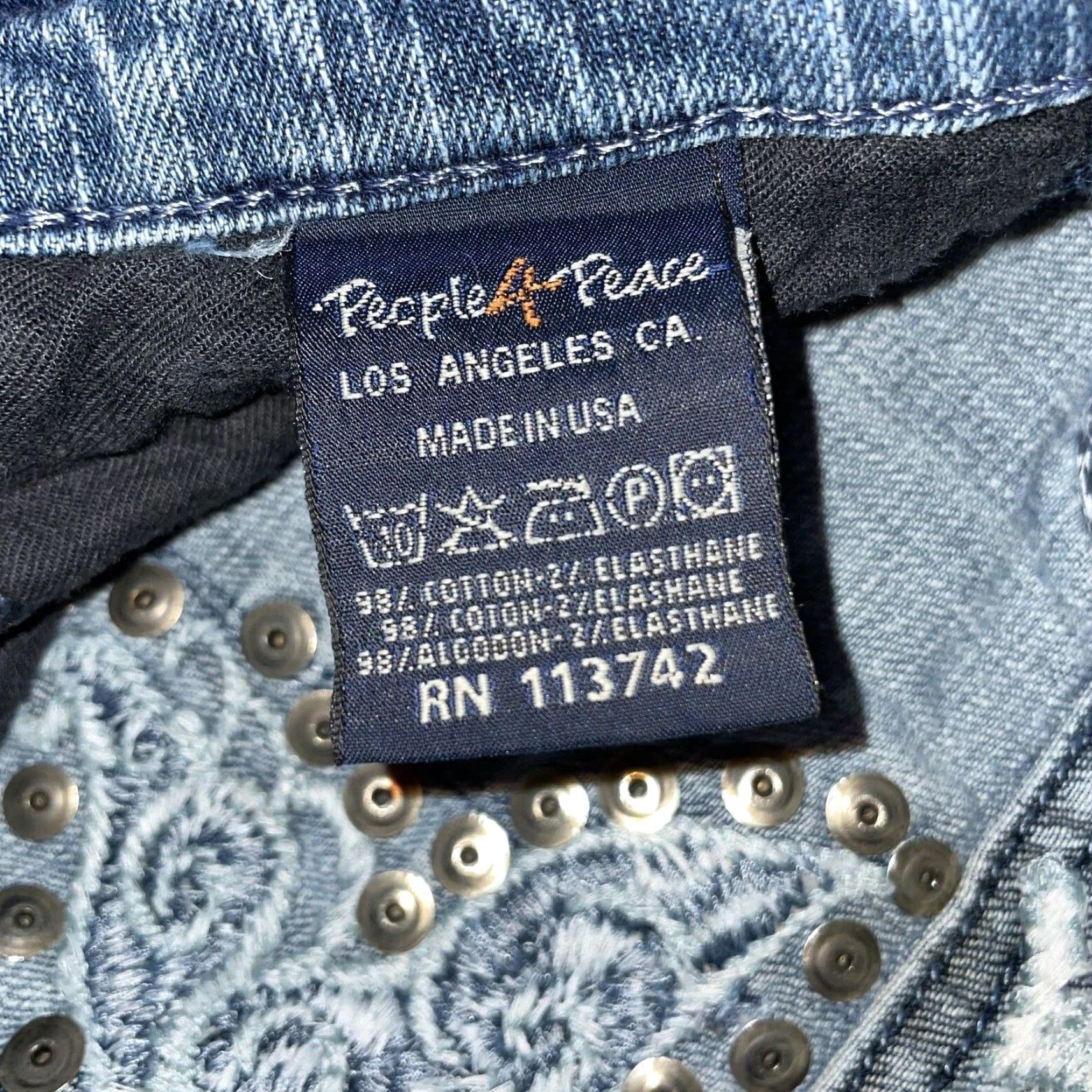 Vintage VINTAGE People4Peace Jeans Womens 28 Regular Cotton Blend Blue USA Straight 28x32 Womens Size 28" / US 6 / IT 42 - 4 Thumbnail
