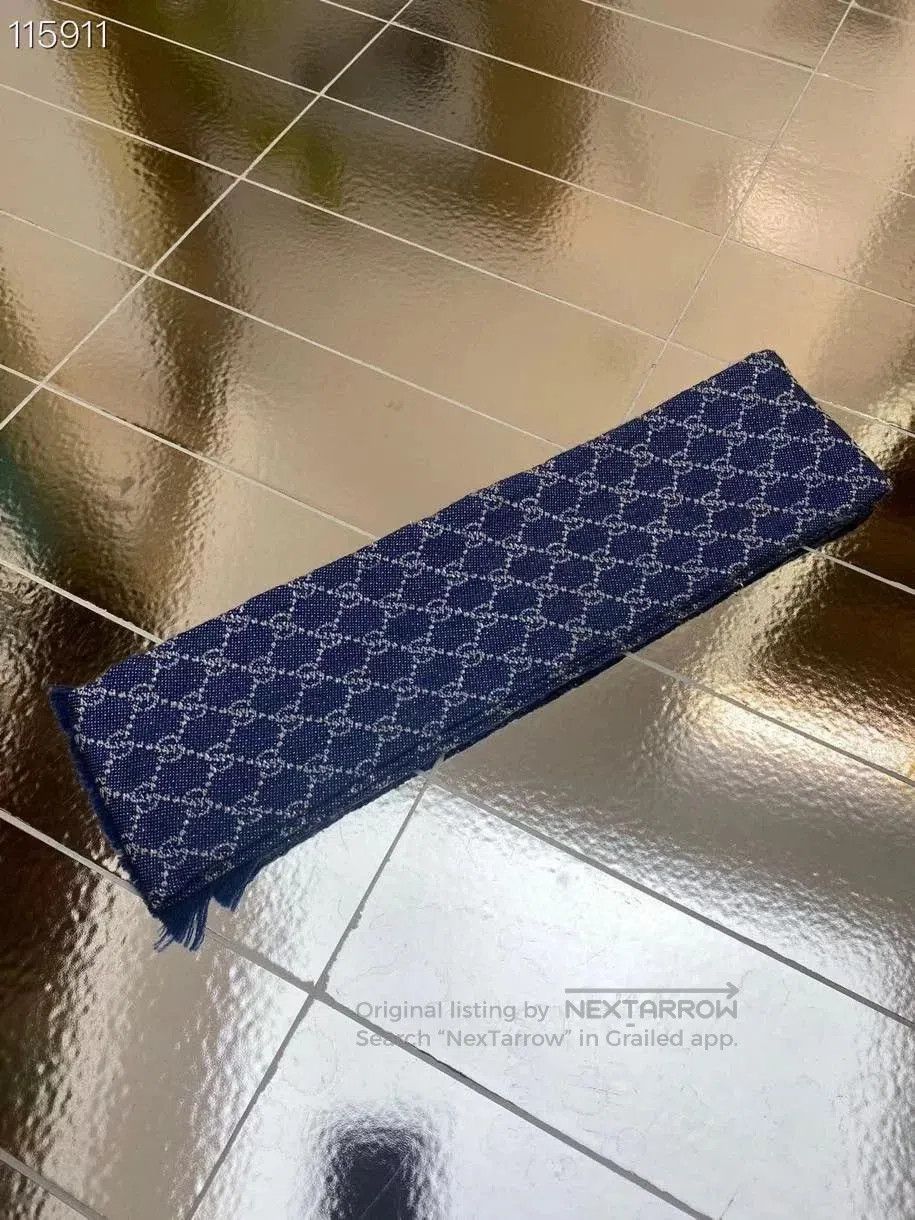 Gucci Gucci Logo Wool Scarf. Size ONE SIZE - 2 Thumbnail