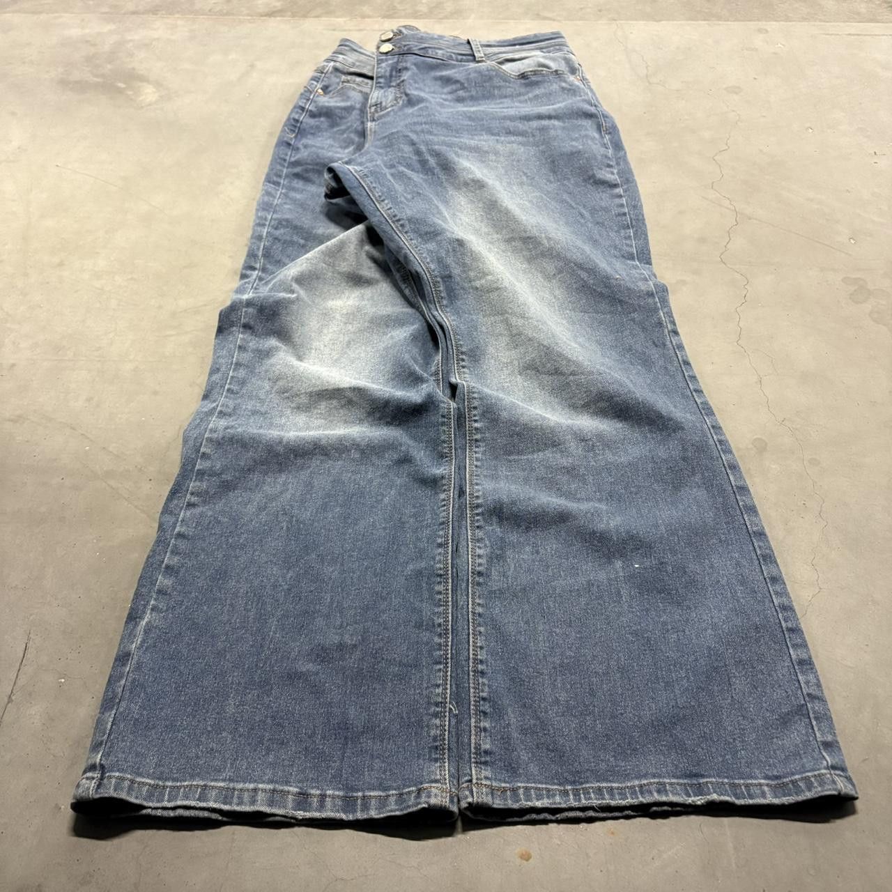 Japanese Brand × Vintage Crazy Vintage Y2K/2000s Baggy Curvy Medium Wash Denim Jeans! Size US 42 / EU 58 - 3 Thumbnail