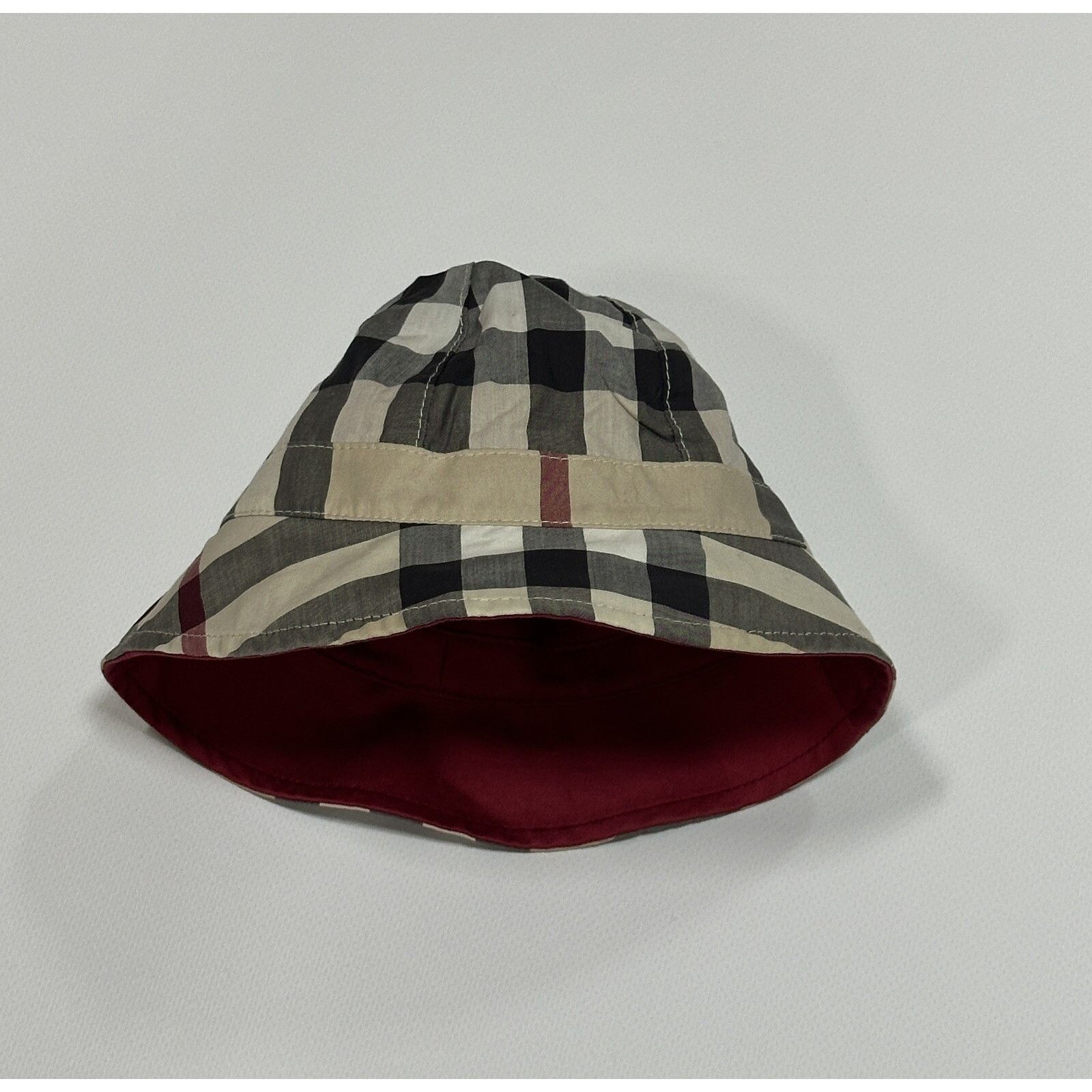 Burberry Burberry Reversible Nova Check/Red Kids Bucket Hat Size 46 Size ONE SIZE - 3 Thumbnail