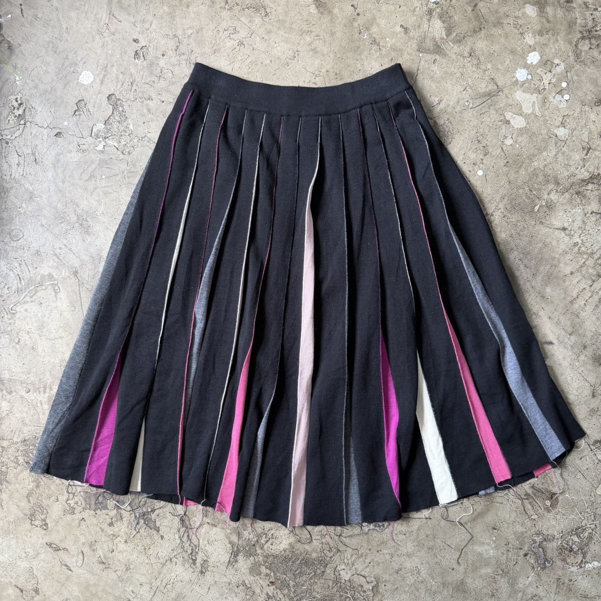 Marni Marni - 2019 Distressed Hem Pleated Skirt Size 27" / US 4 / IT 40 - 1 Thumbnail