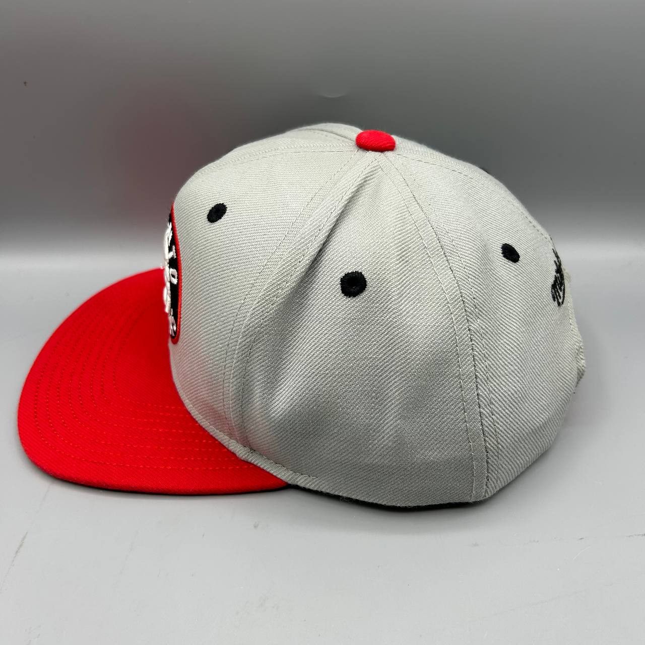 Mitchell & Ness Toronto Raptors Hat Men Gray Red NBA Strap Back Cap Size ONE SIZE - 3 Thumbnail