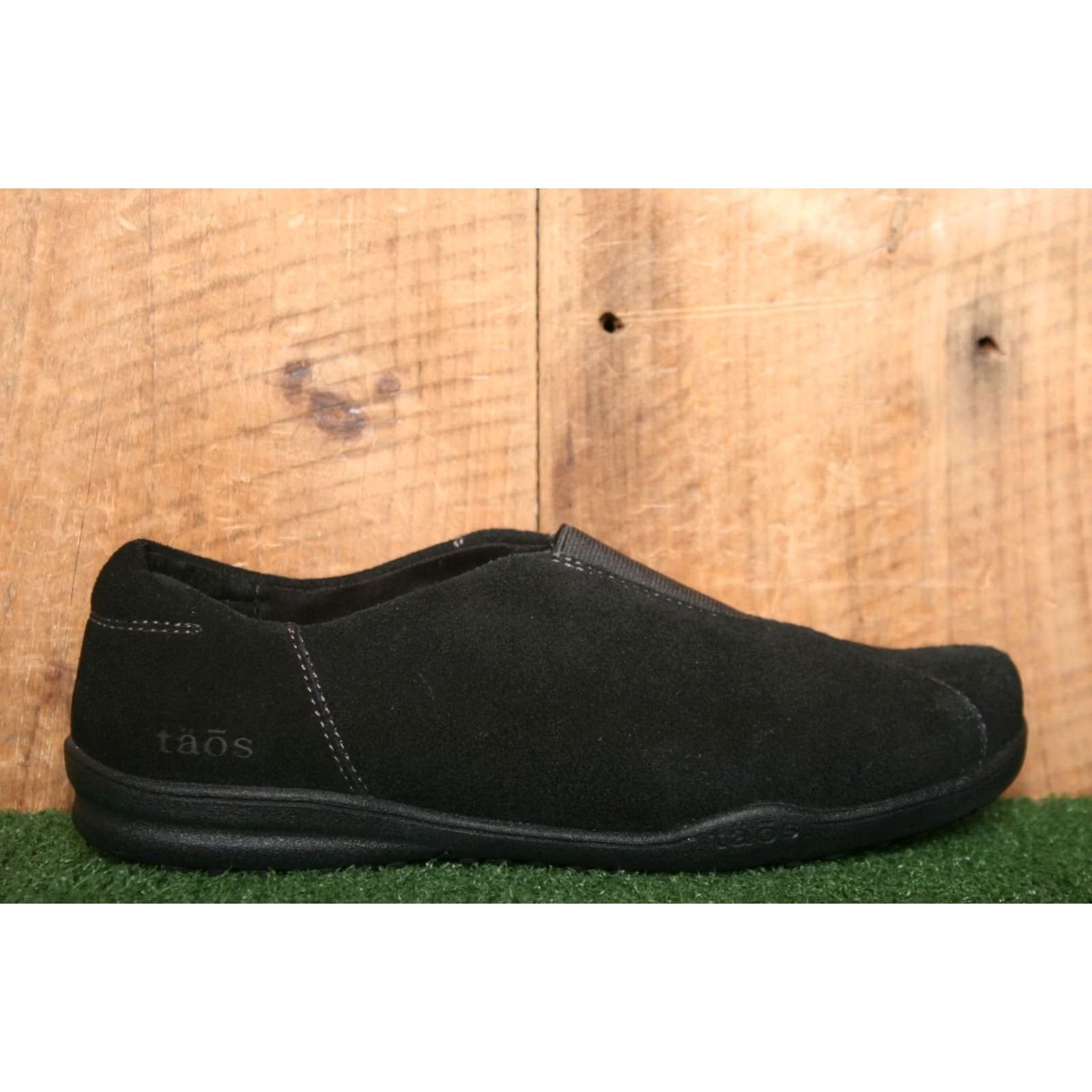 Taos TAOS Center Peace Black Suede Leather Slip-On Loafers Sz. 7M Womens Casual Flat Size US 8 / IT 38 - 2 Thumbnail
