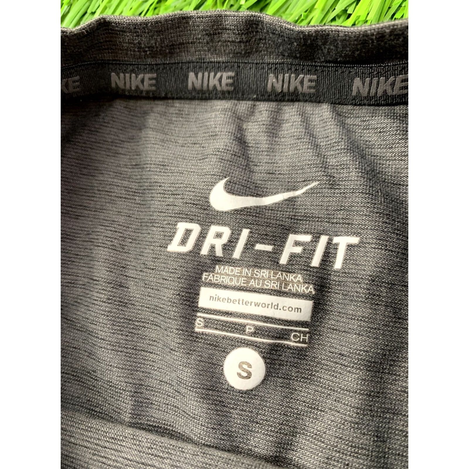 Nike Nike Dri-FIT Shirt Men Small Gray 2017 Sports Jersey T-Shirt Nike Dri-FIT Shirt Mens Small Gray 2017 Sports Jersey Size US S / EU 44-46 / 1 - 5 Thumbnail