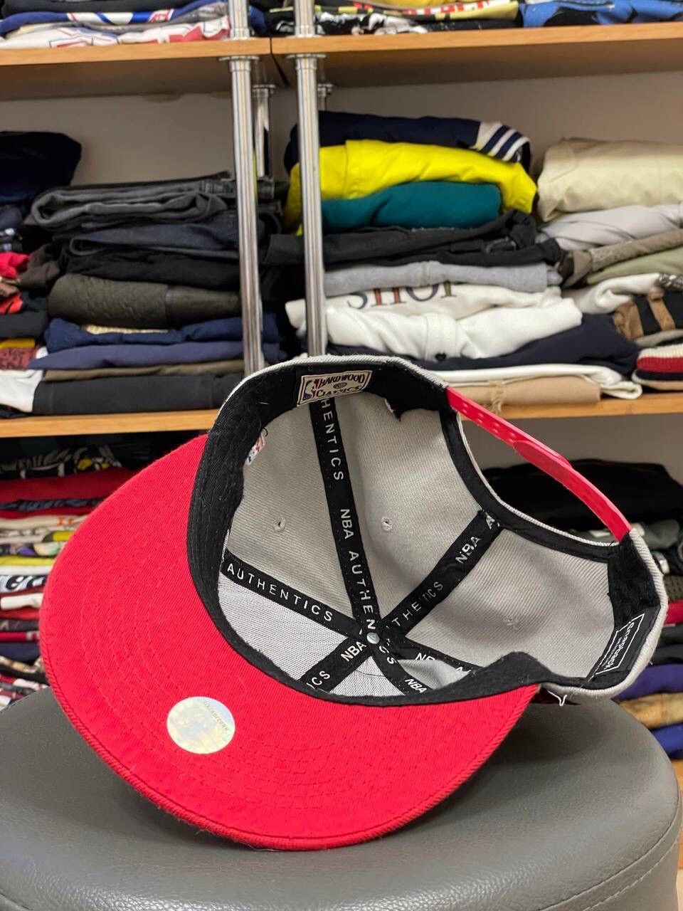 NBA × Vintage Chicago Bulls Vintage NBA Snap Back Cap Hat Size ONE SIZE - 6 Thumbnail