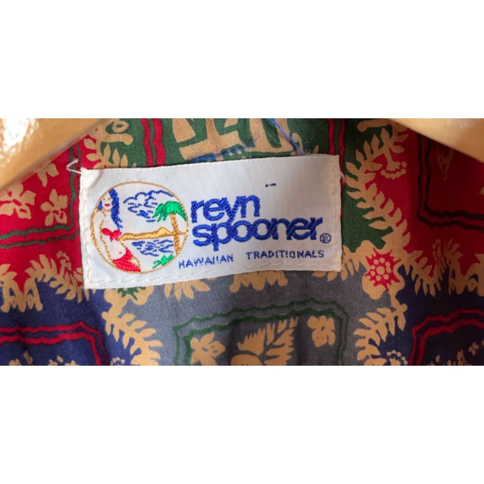 Reyn Spooner VINTAGE Reyn Spooner Aloha Shirt Men's M Lahaina Sailor Flag Bird Hawaiian Red 90s Retro Geometric Short Sleeve Button-Down Collar Mens Size US M / EU 48-50 / 2 - 3 Thumbnail