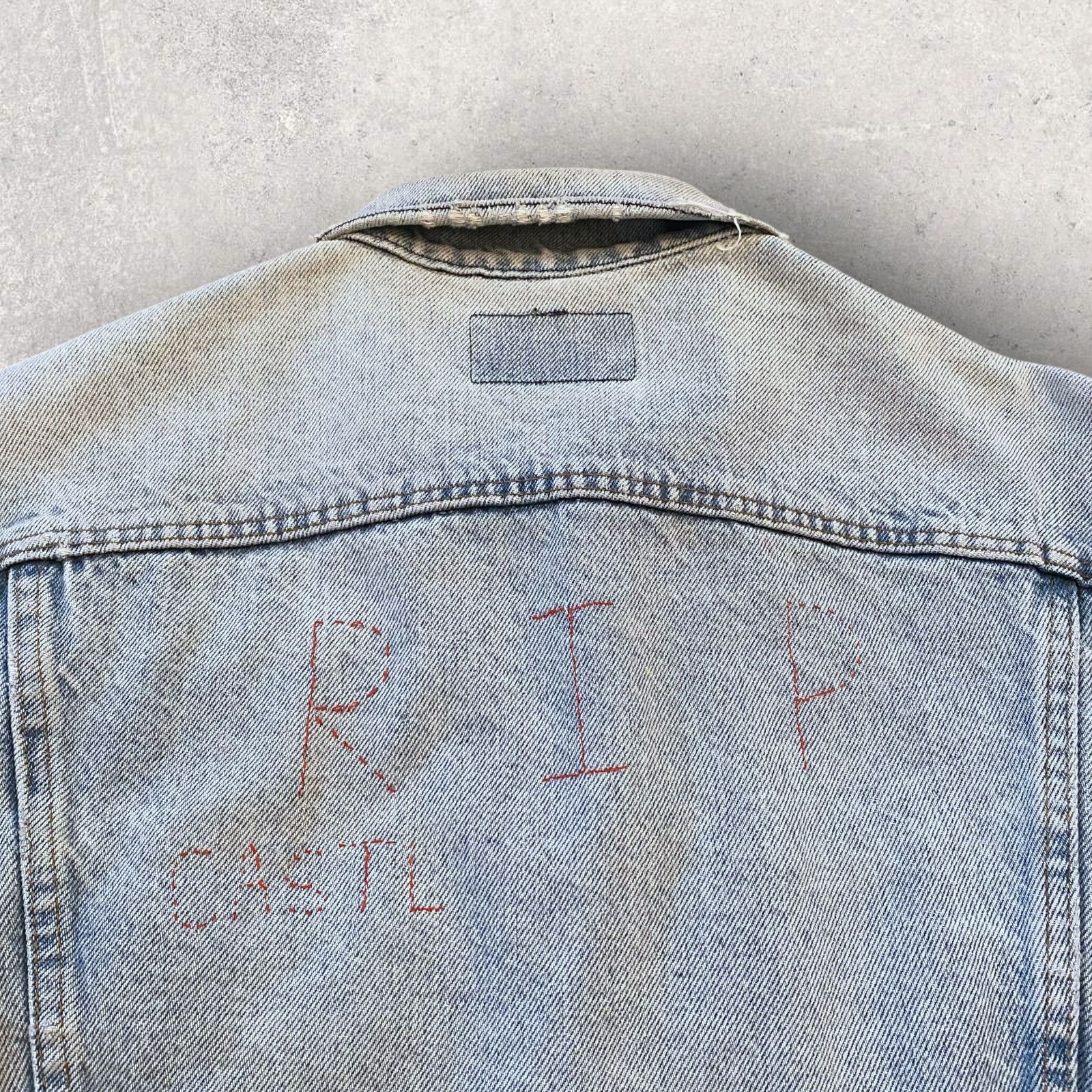 Levi's Vintage Levi's Custom Embroidered RIP Denim Trucker Jacket Size US M / EU 48-50 / 2 - 4 Thumbnail